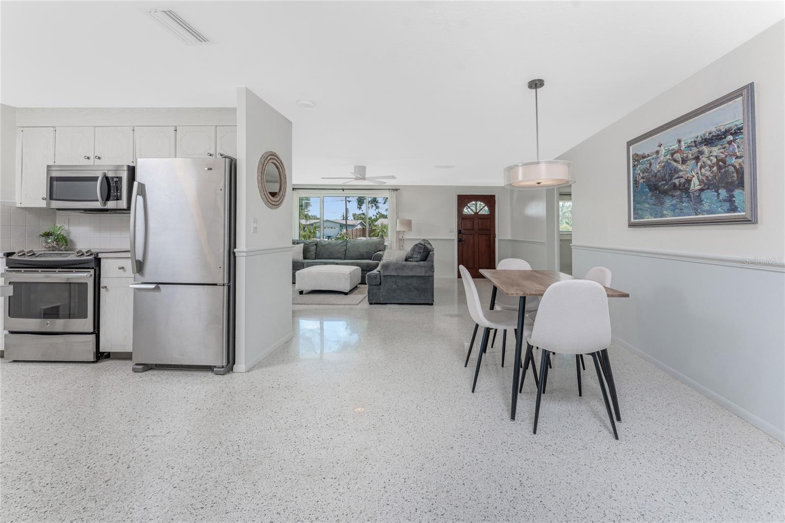 Image 12 of 71 For 1691 Lakeview Place