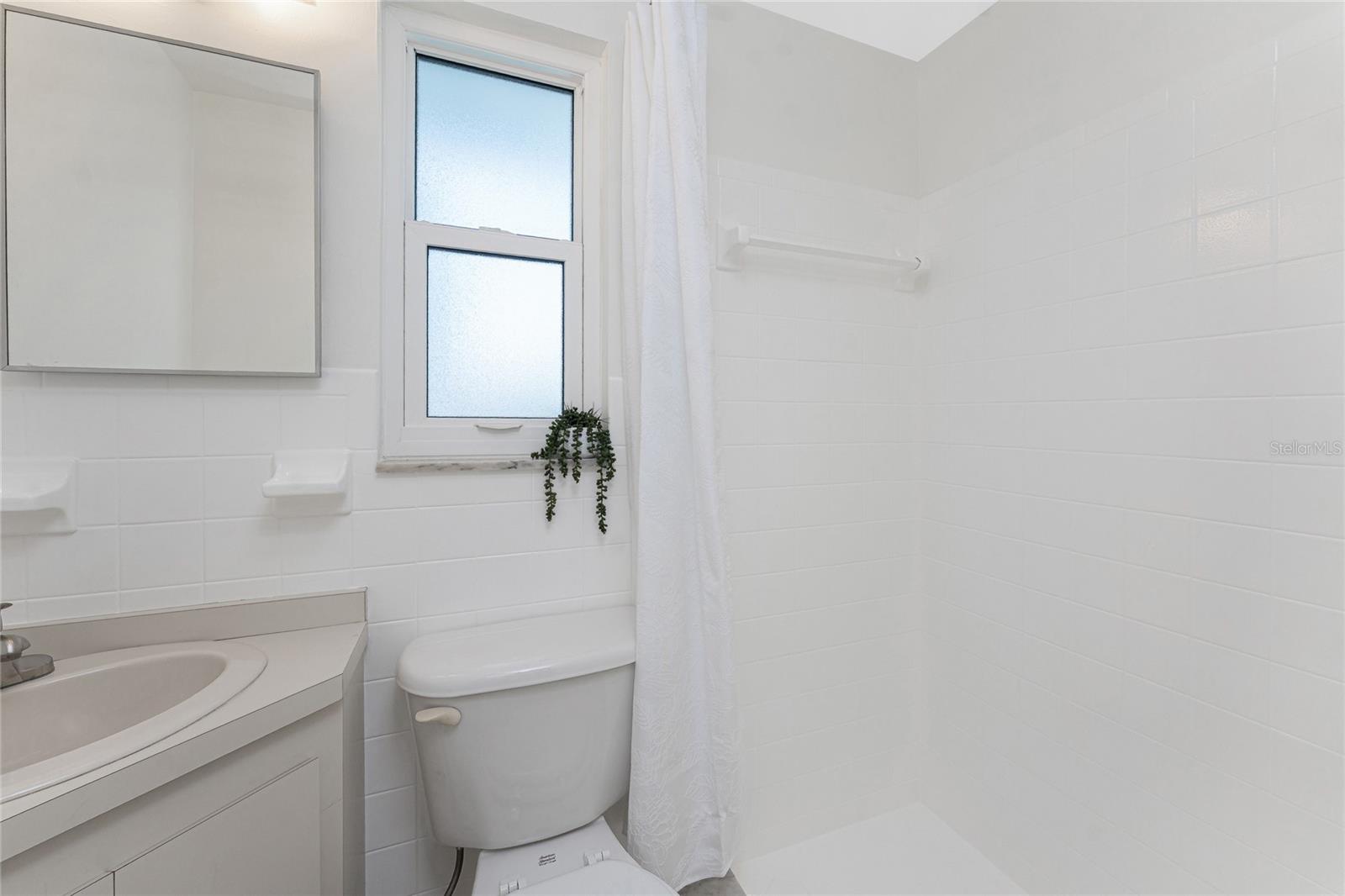 Image 38 of 71 For 1691 Lakeview Place