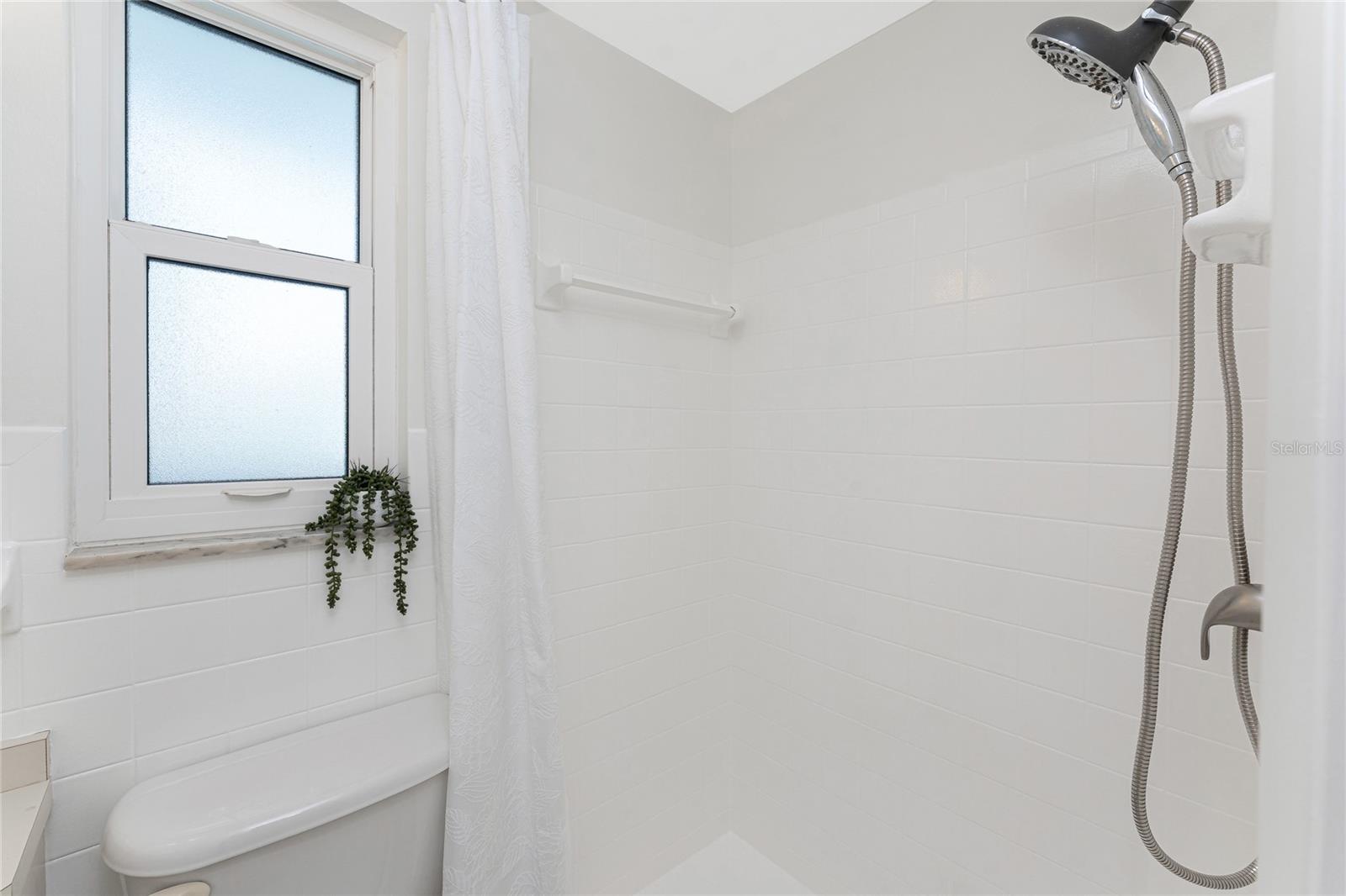 Image 39 of 71 For 1691 Lakeview Place