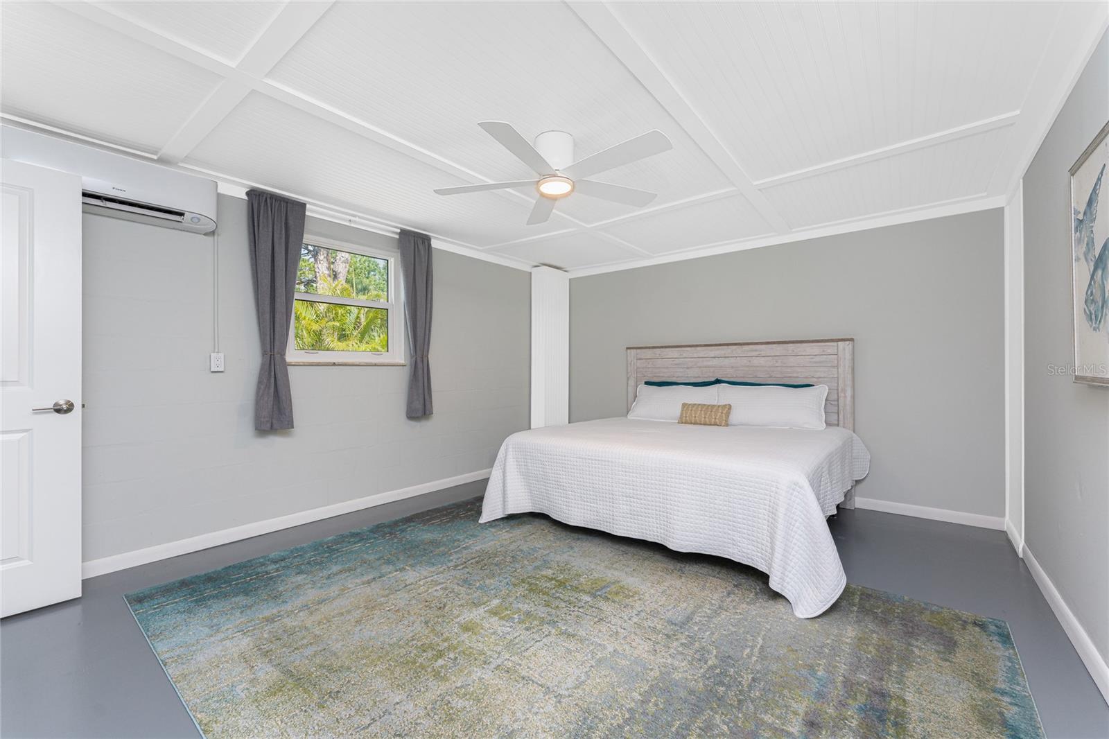 Image 41 of 71 For 1691 Lakeview Place