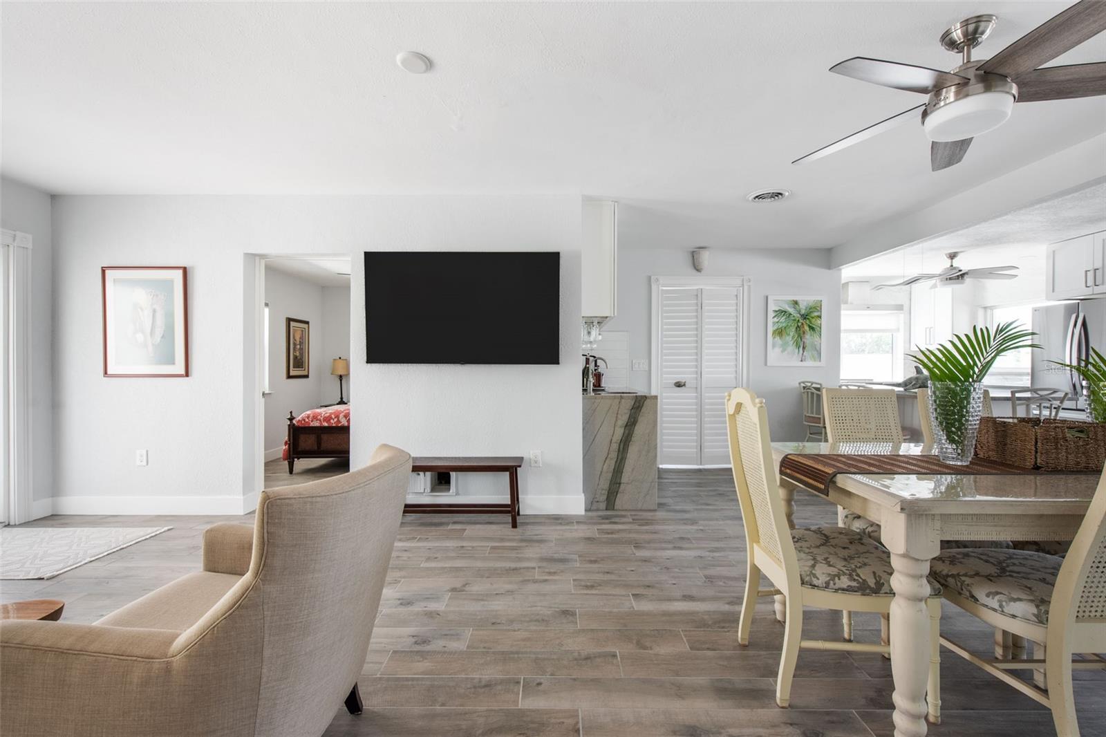 Image 32 of 95 For 2060 Oyster Creek Drive