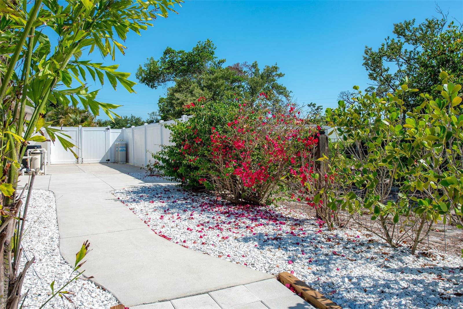 Image 74 of 95 For 2060 Oyster Creek Drive