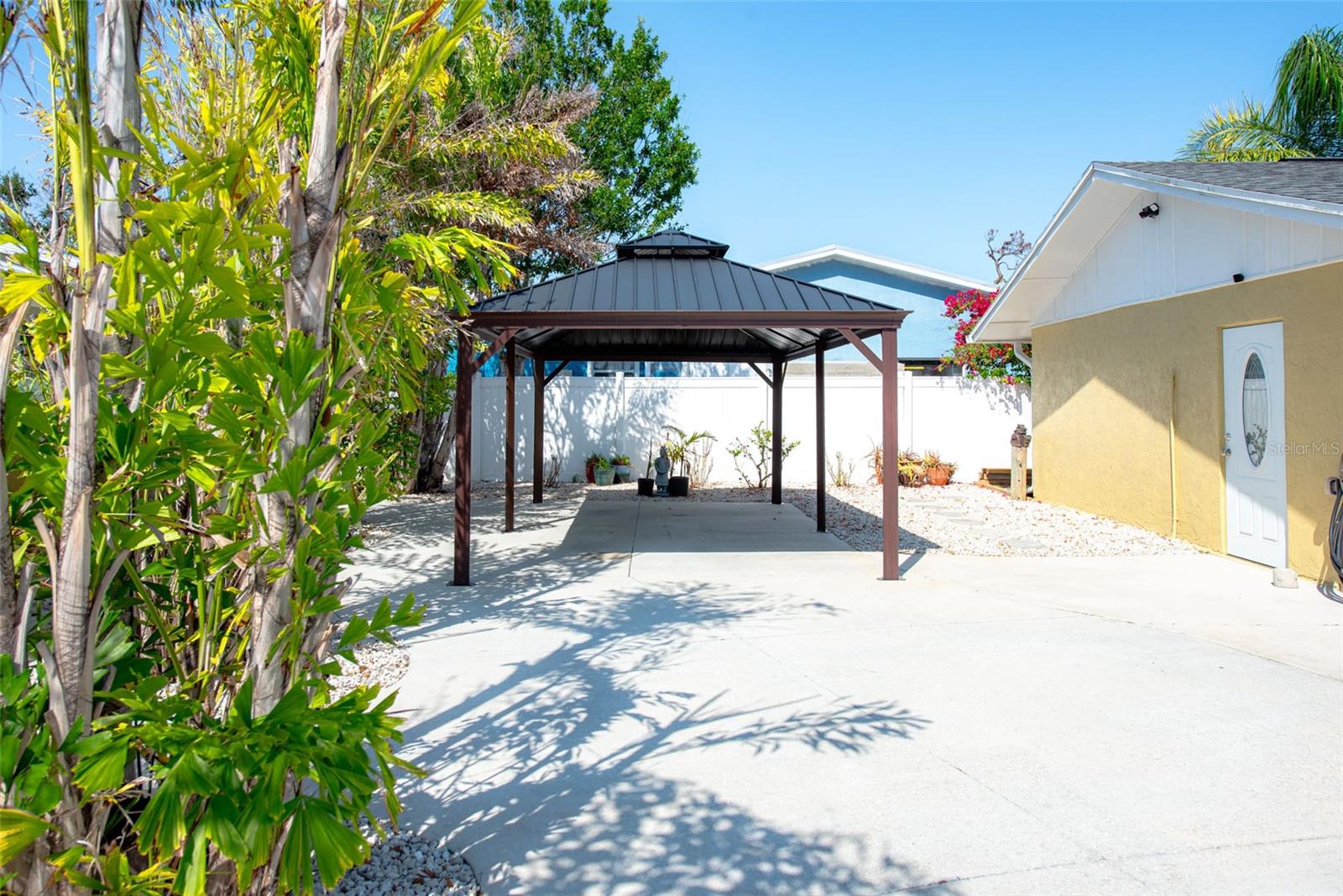 Image 76 of 95 For 2060 Oyster Creek Drive