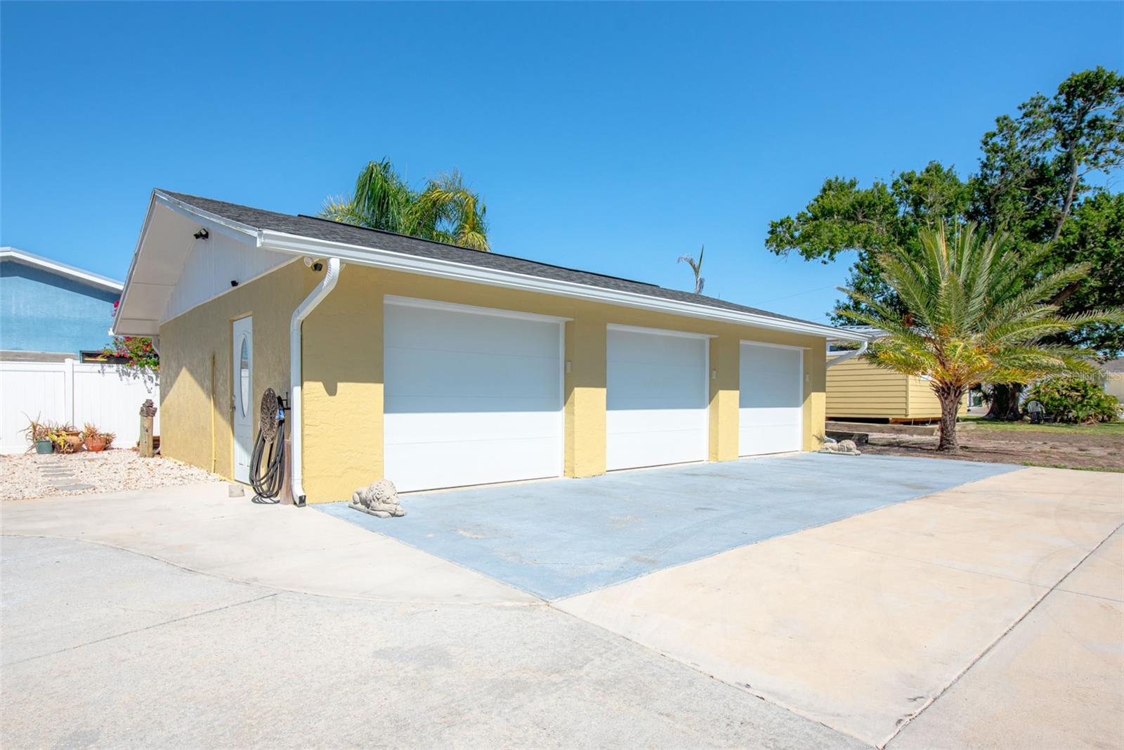 Image 78 of 95 For 2060 Oyster Creek Drive
