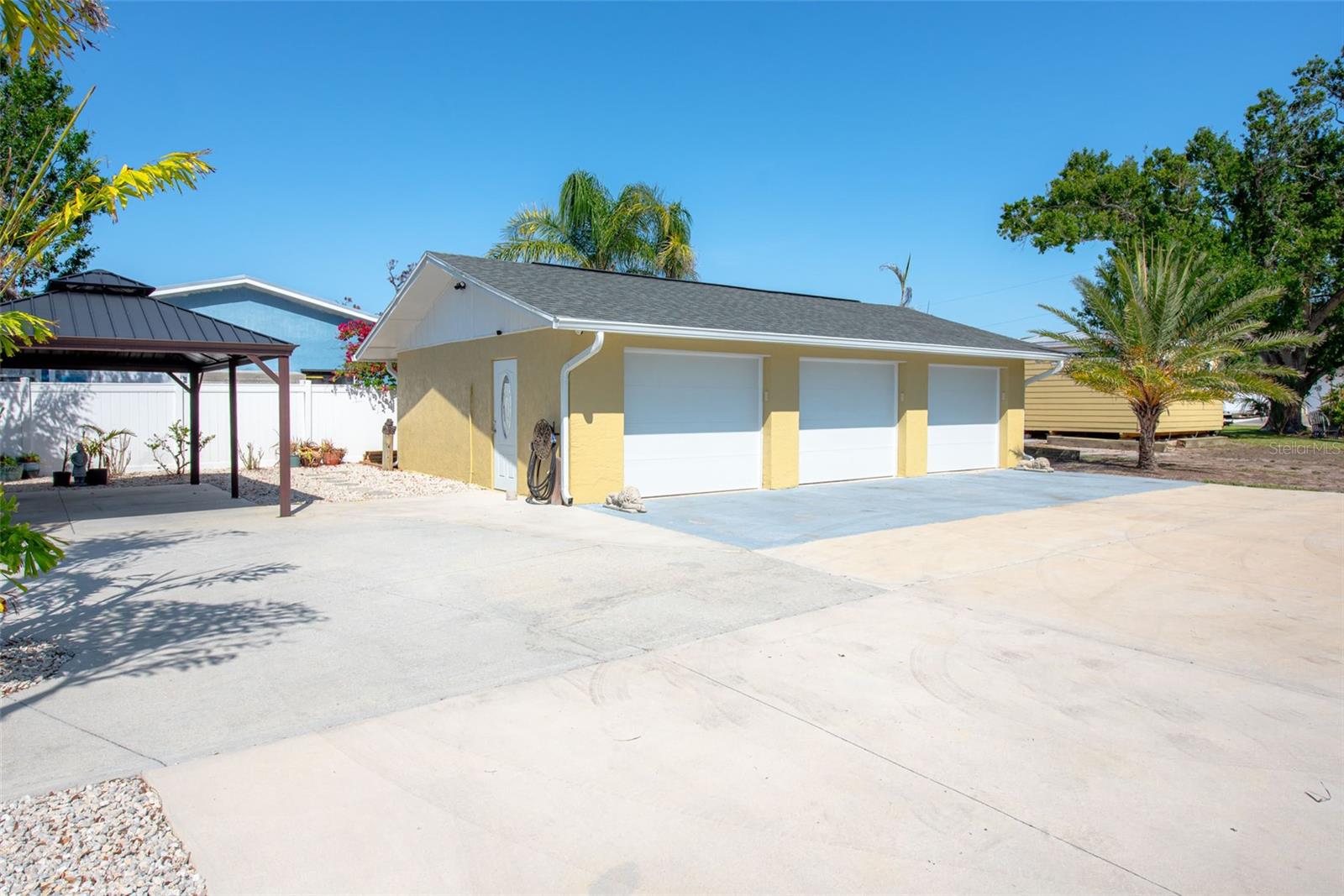 Image 81 of 95 For 2060 Oyster Creek Drive