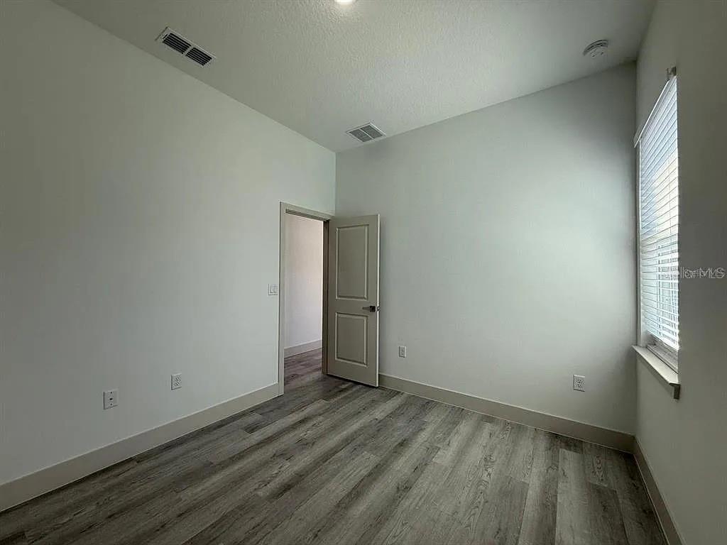 Image 10 of 20 For 18043 Hillsborough Boulevard