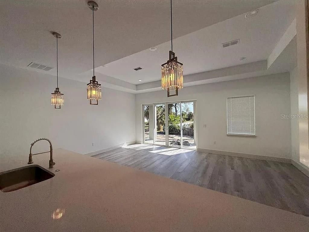 Image 4 of 20 For 18043 Hillsborough Boulevard