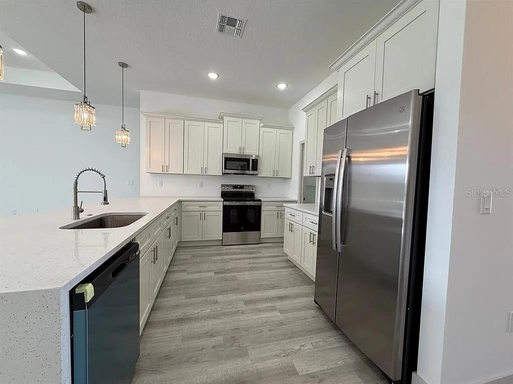 Image 6 of 20 For 18043 Hillsborough Boulevard