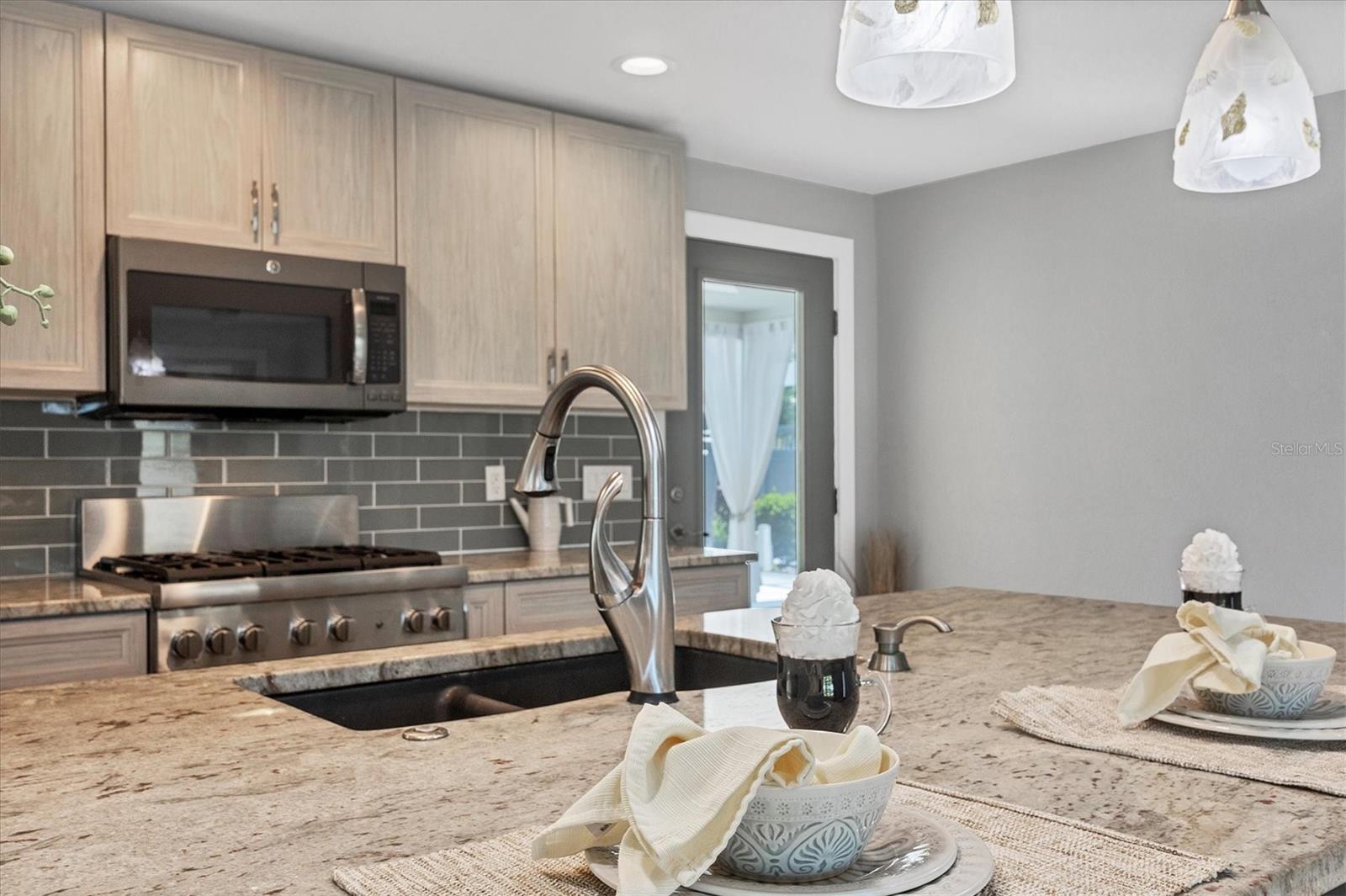 Image 10 of 42 For 142 Sunaire Terrace