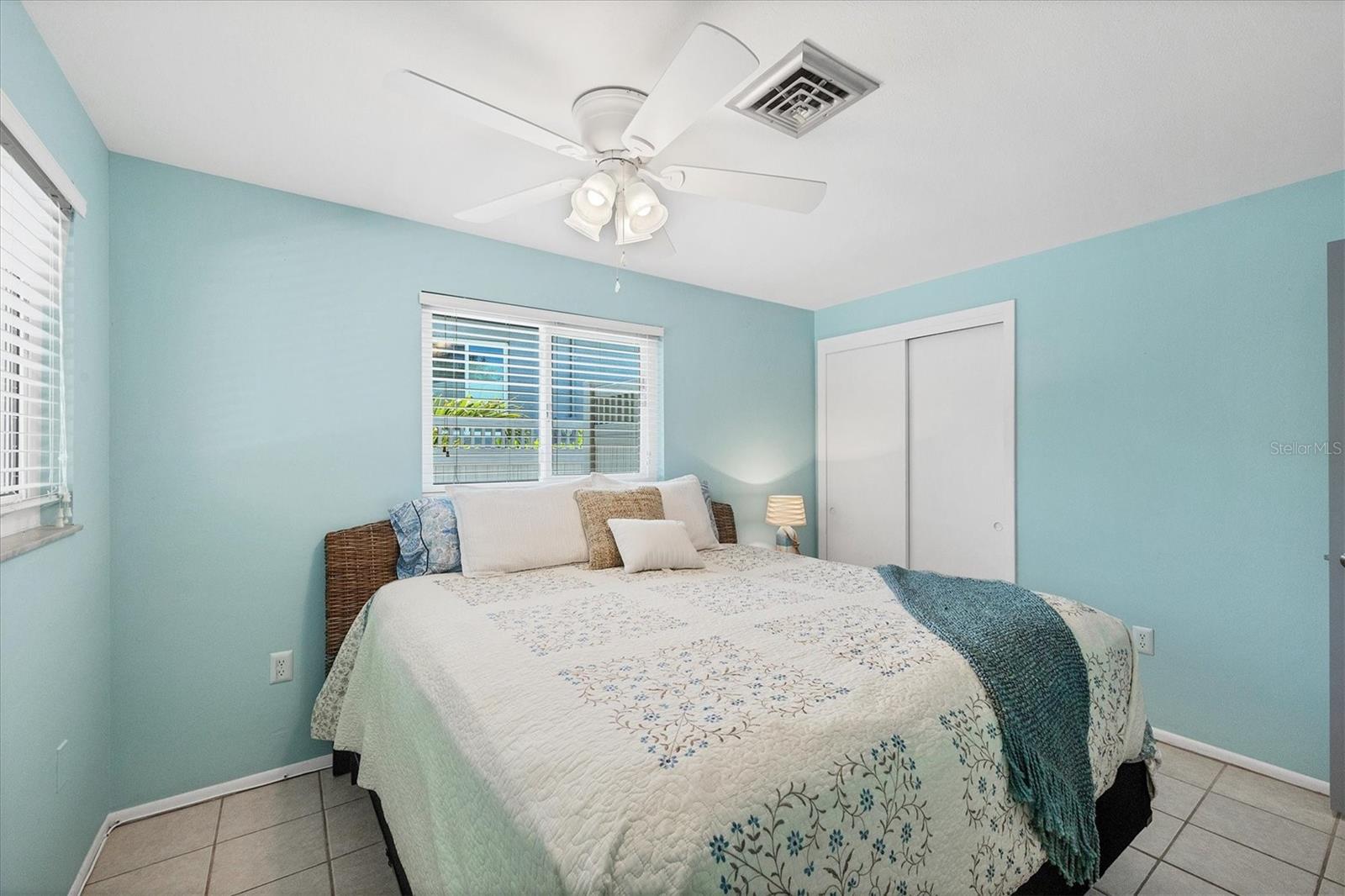 Image 17 of 42 For 142 Sunaire Terrace