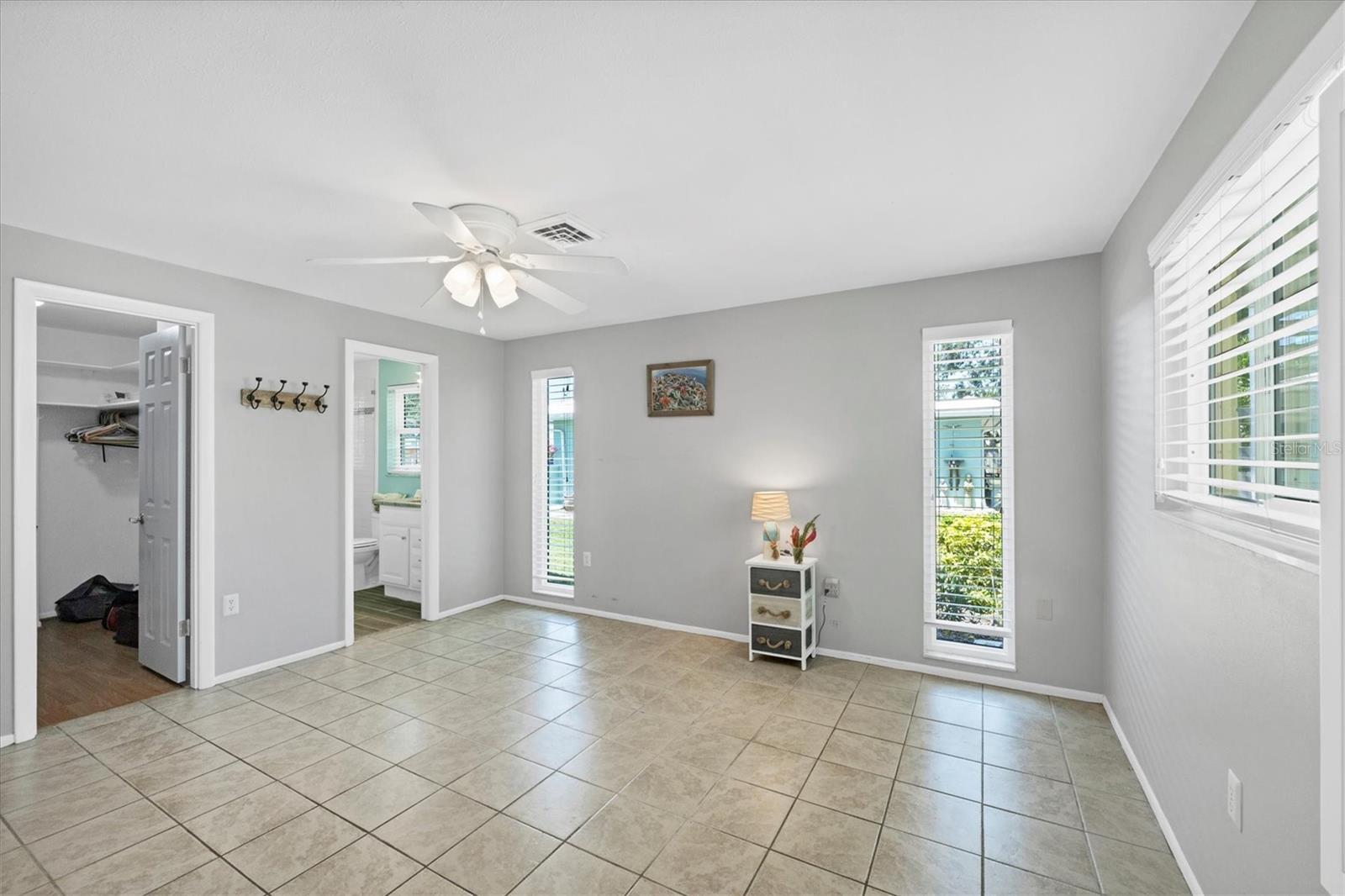 Image 19 of 42 For 142 Sunaire Terrace