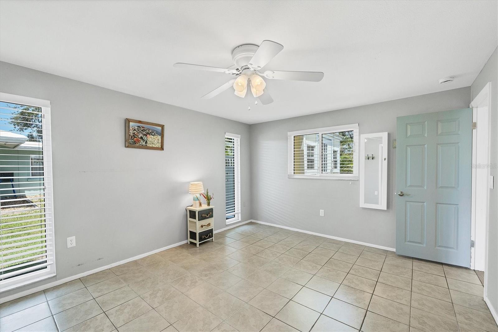 Image 20 of 42 For 142 Sunaire Terrace