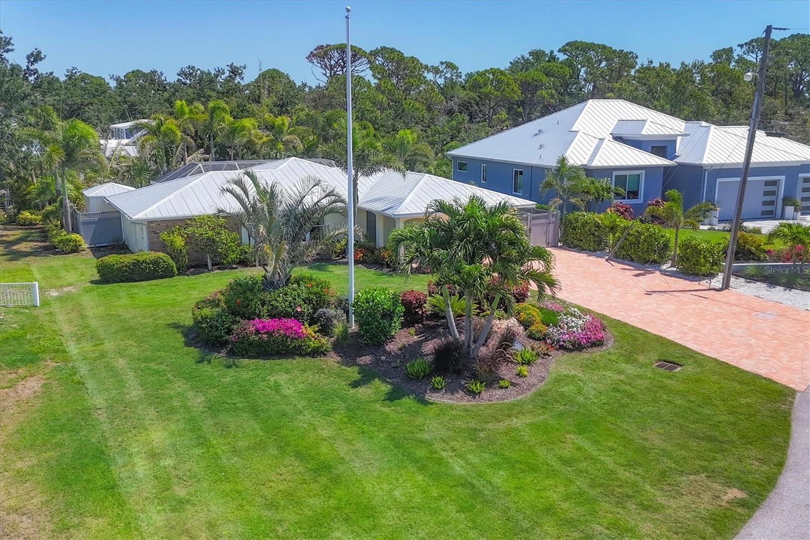 Image 4 of 42 For 142 Sunaire Terrace