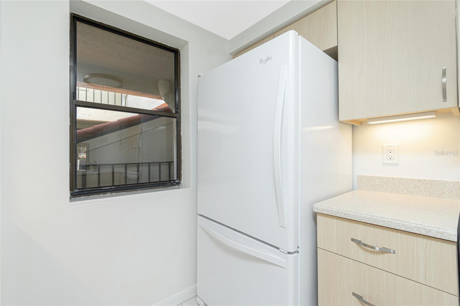 Image 11 of 62 For 1551 Beach Road 212