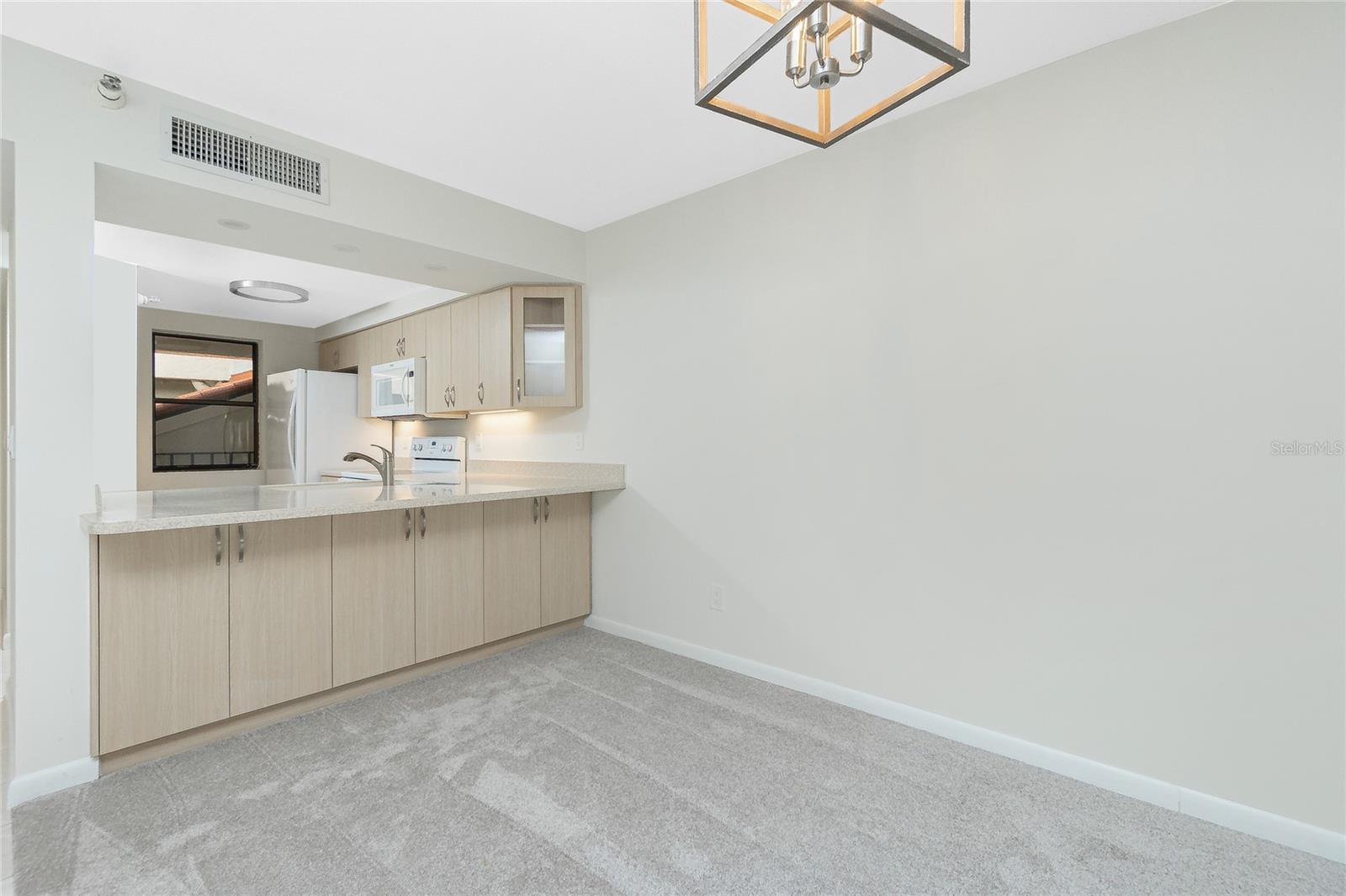 Image 17 of 62 For 1551 Beach Road 212