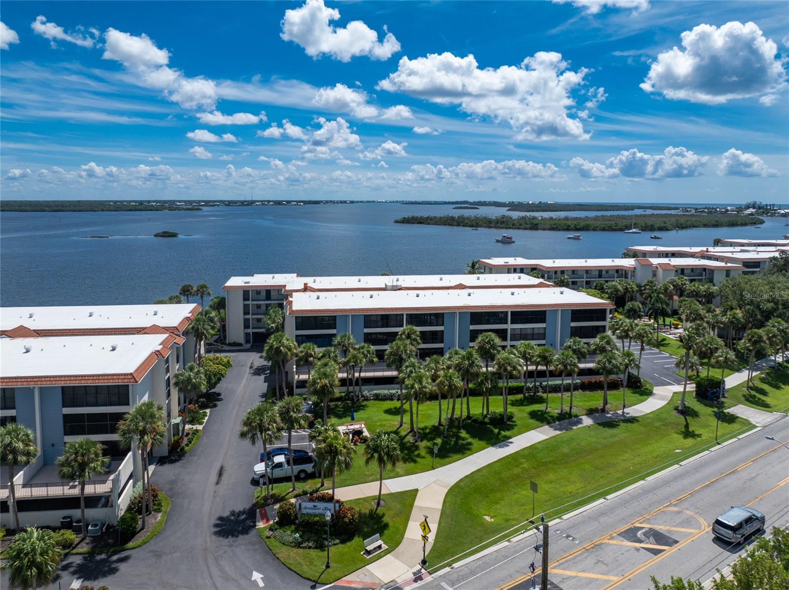 Image 2 of 62 For 1551 Beach Road 212
