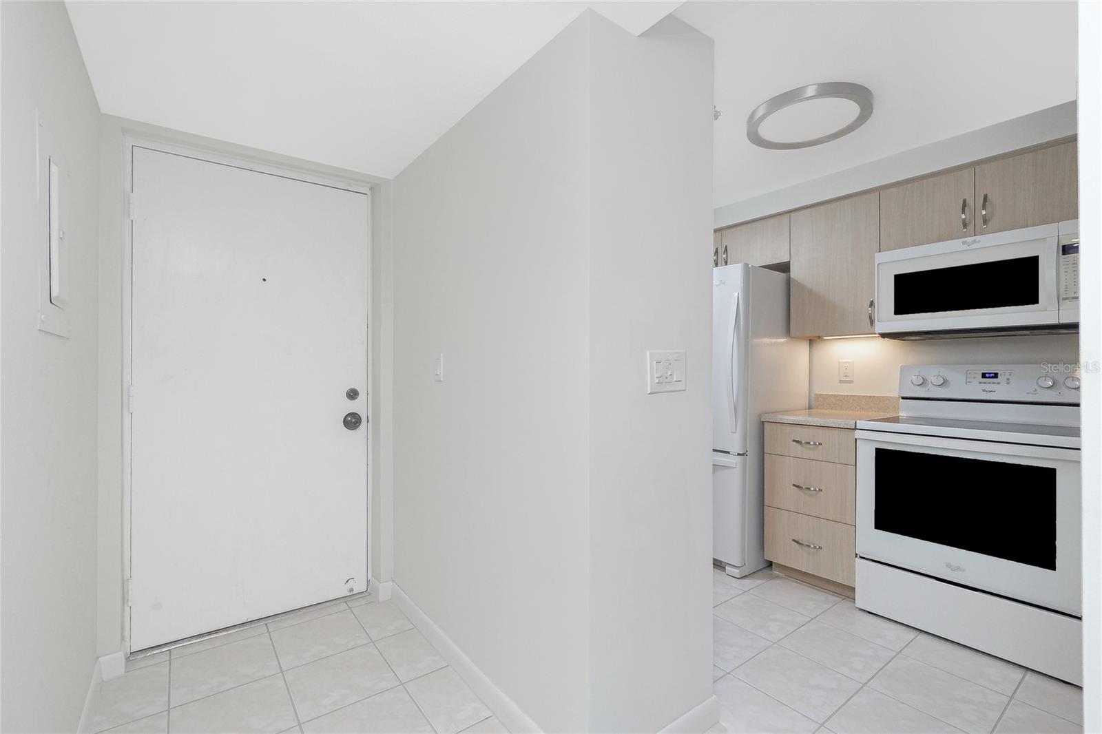 Image 4 of 62 For 1551 Beach Road 212
