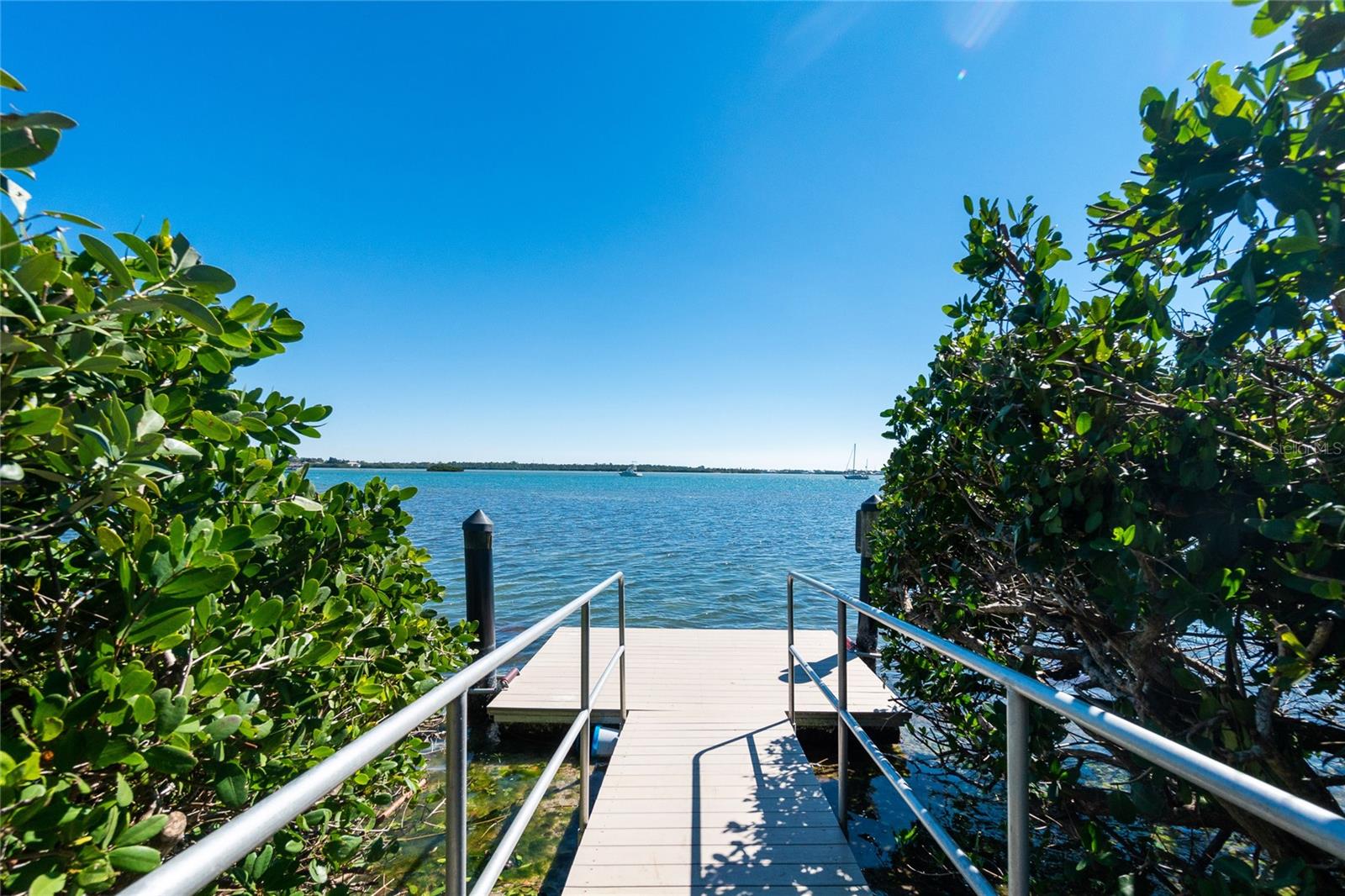 Image 43 of 62 For 1551 Beach Road 212