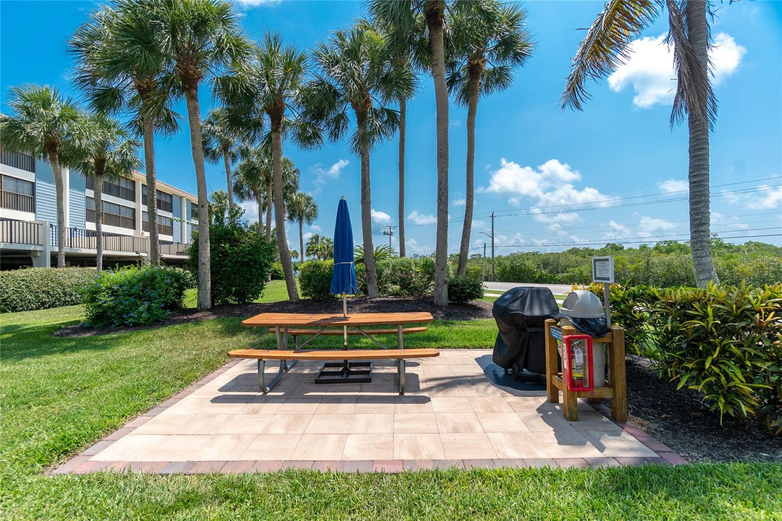Image 45 of 62 For 1551 Beach Road 212