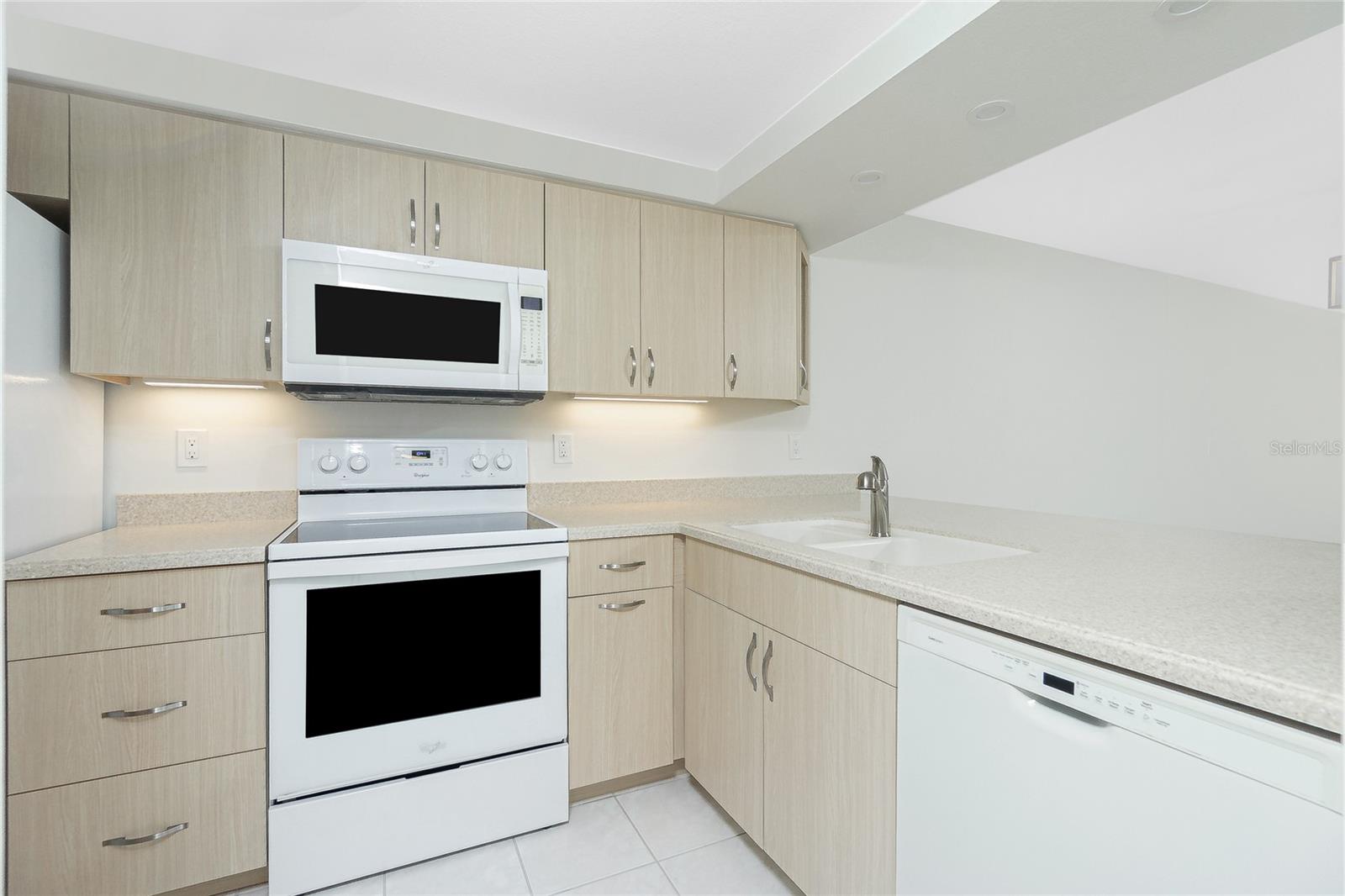 Image 5 of 62 For 1551 Beach Road 212
