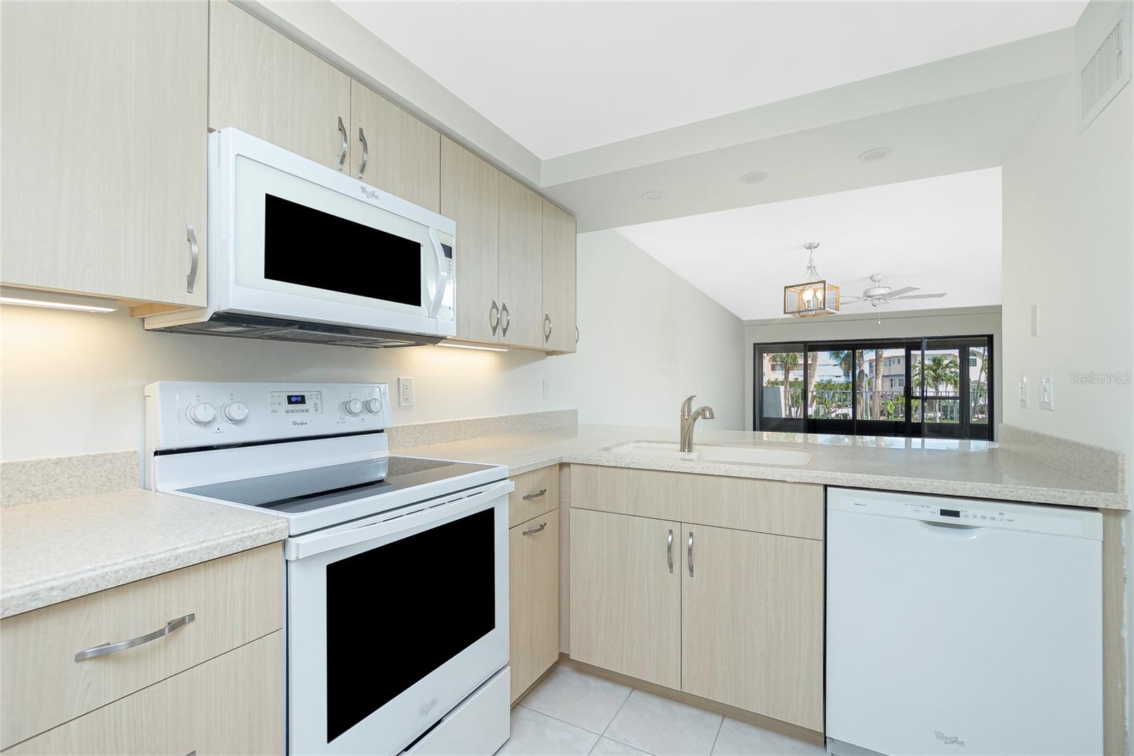 Image 6 of 62 For 1551 Beach Road 212