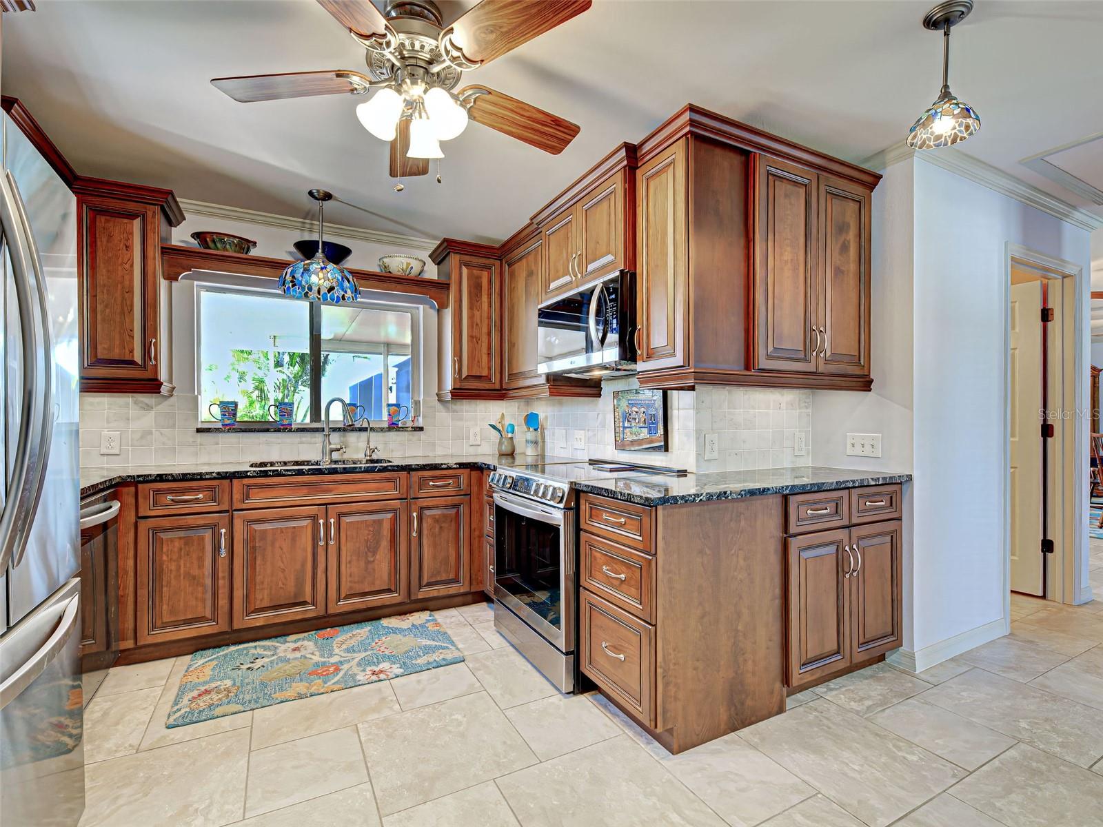 Image 11 of 73 For 1605 Manor Road