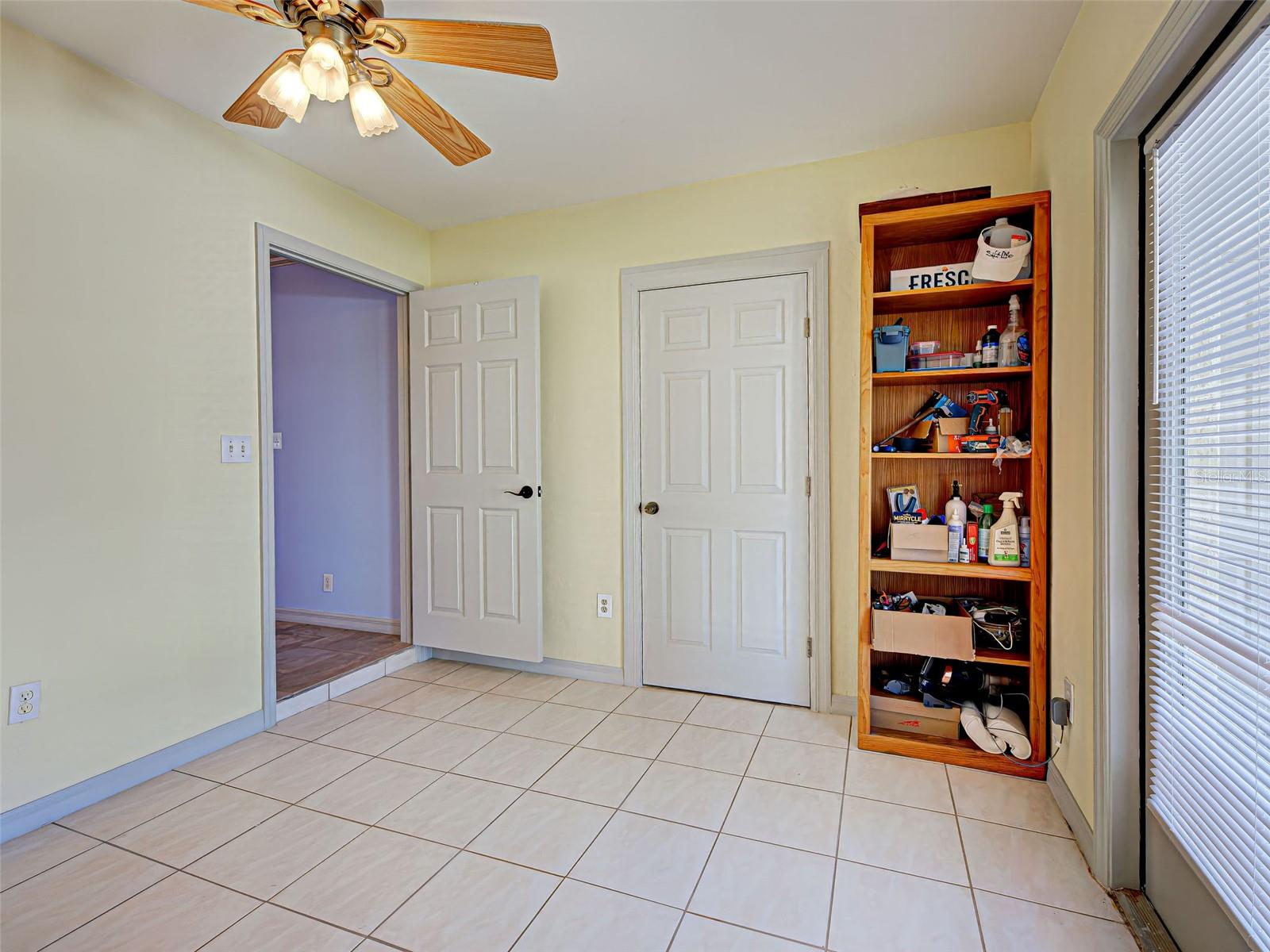 Image 17 of 73 For 1605 Manor Road