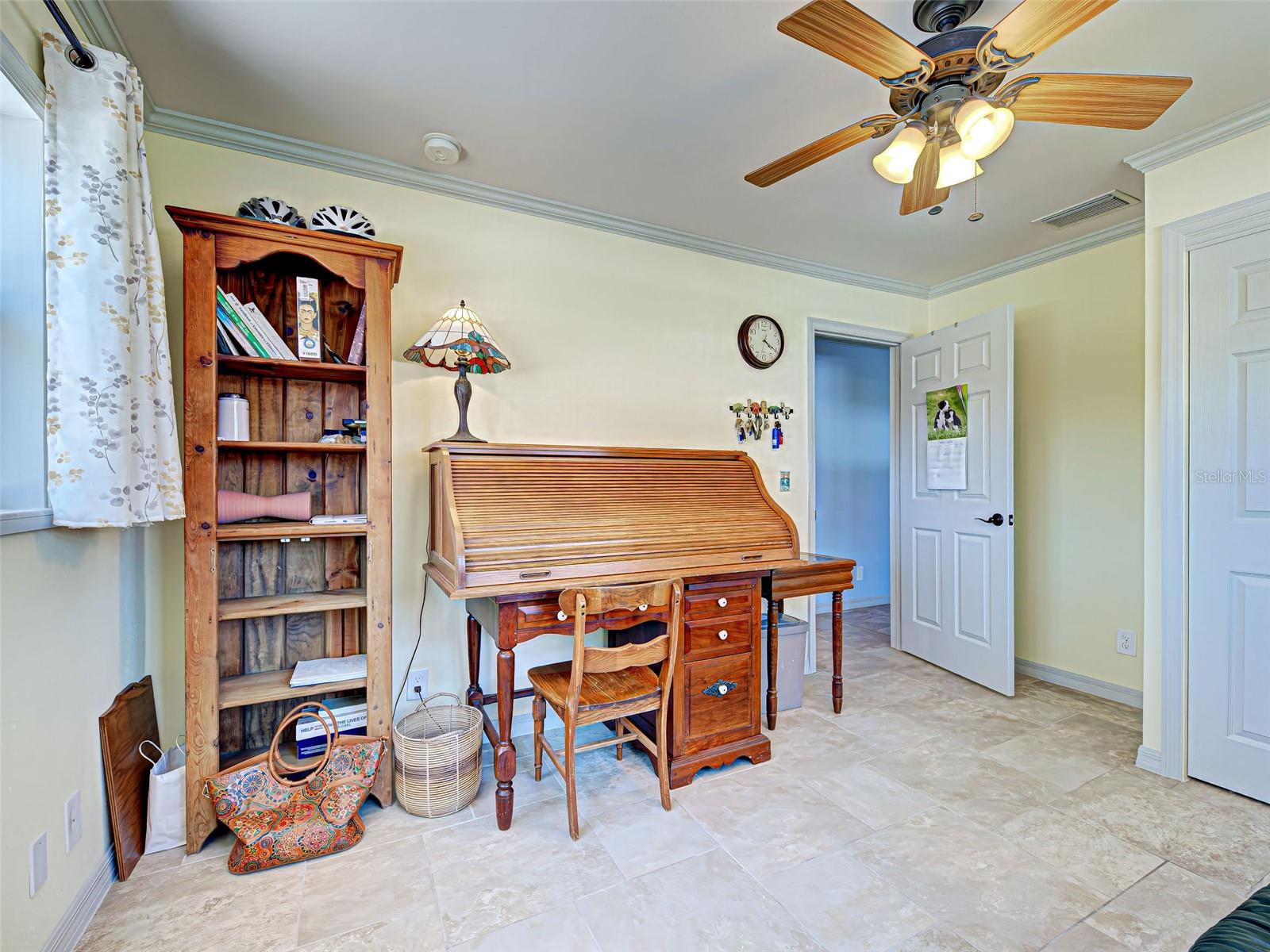 Image 9 of 73 For 1605 Manor Road