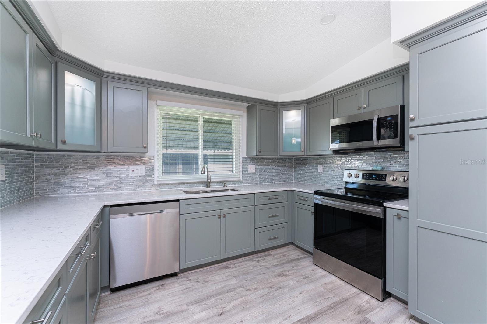 Image 10 of 56 For 867 Cascade Court