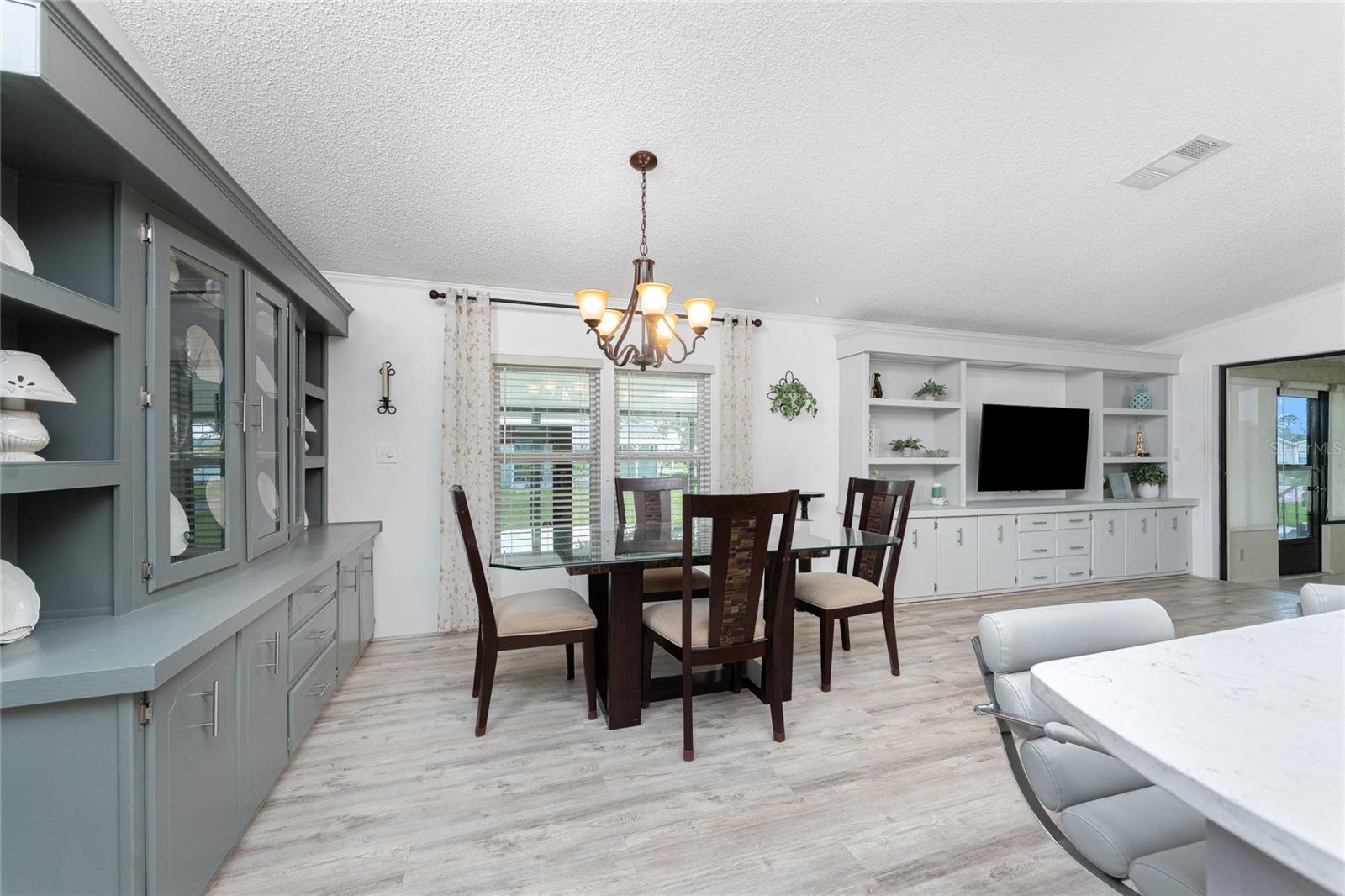 Image 15 of 56 For 867 Cascade Court