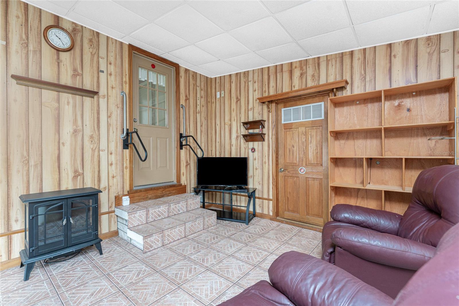 Image 33 of 56 For 867 Cascade Court