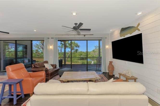 Image 3 of 69 For 760 Oxford Drive