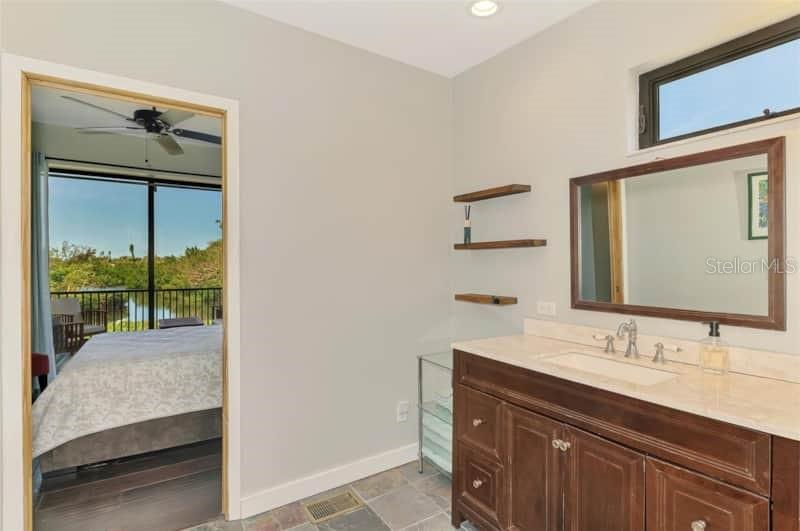 Image 34 of 69 For 760 Oxford Drive
