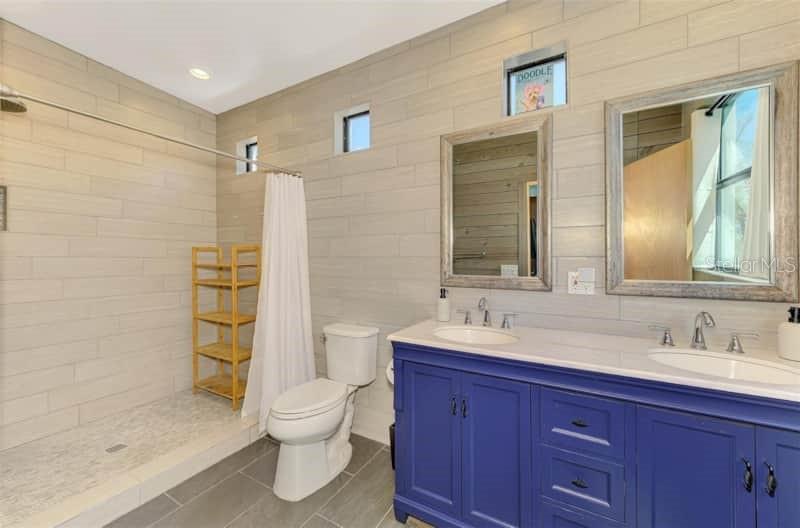 Image 38 of 69 For 760 Oxford Drive