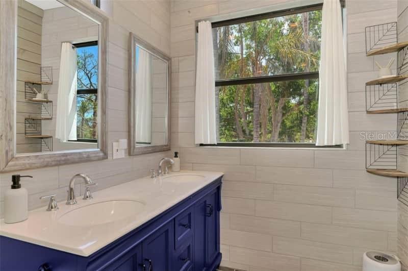 Image 39 of 69 For 760 Oxford Drive