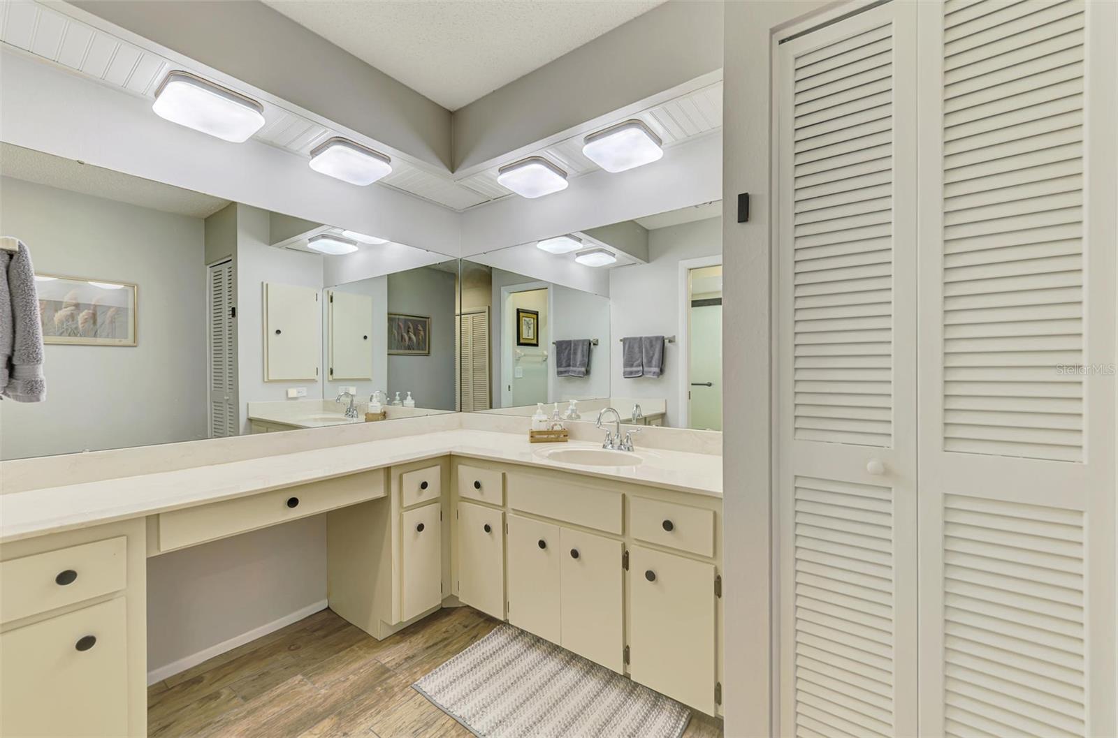 Image 39 of 63 For 9869 Gulfstream Boulevard