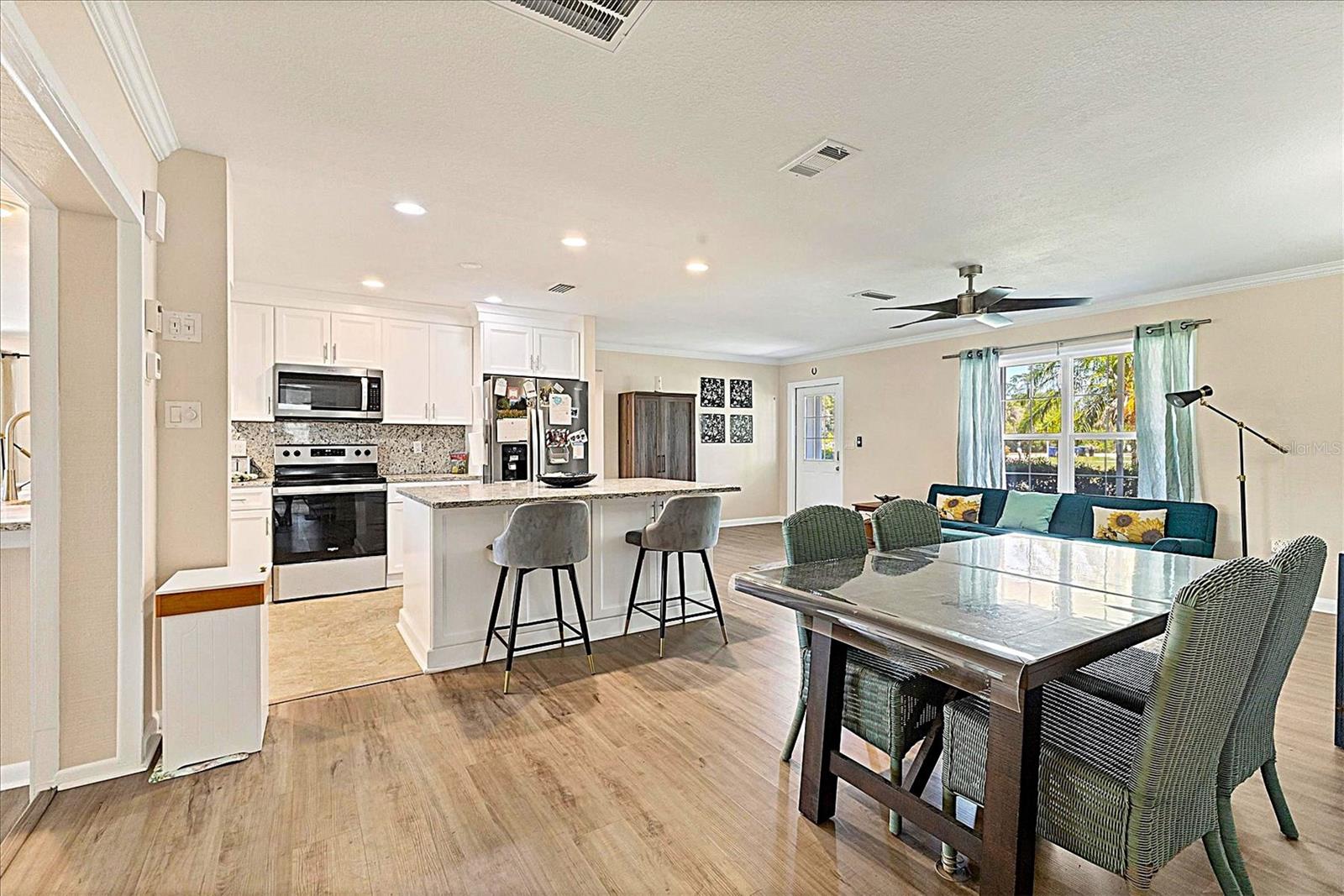 Image 11 of 48 For 305 Wentworth Circle