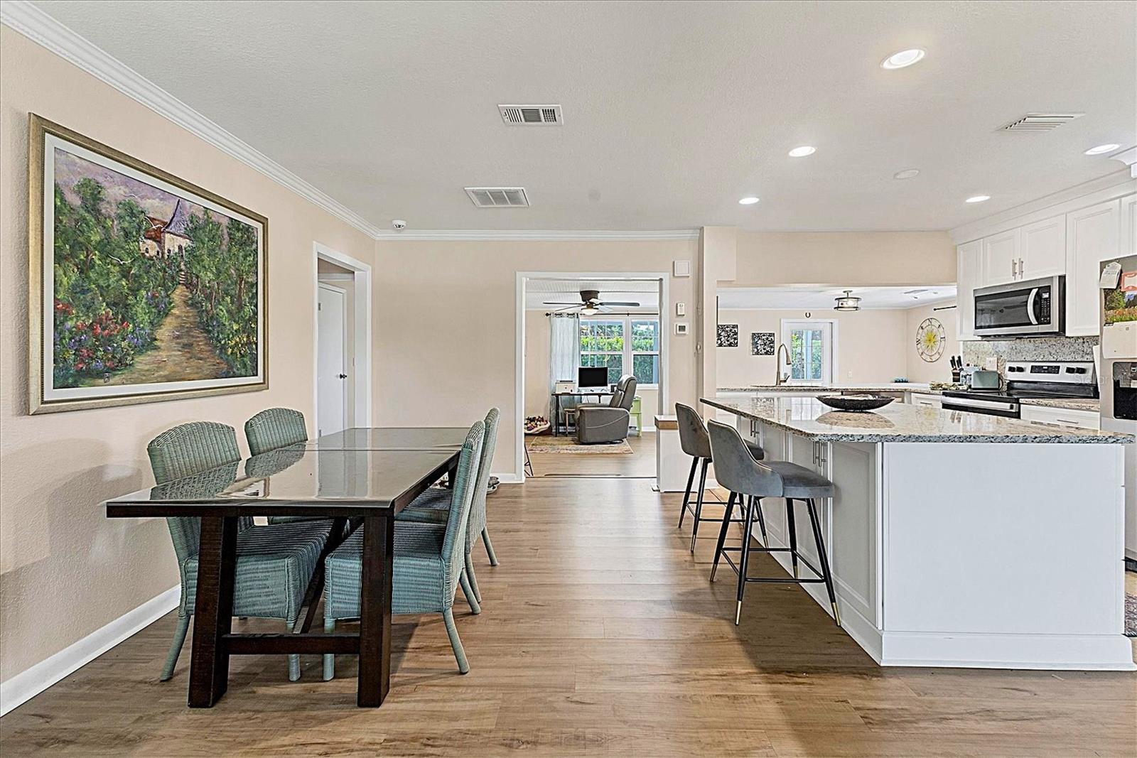 Image 12 of 48 For 305 Wentworth Circle