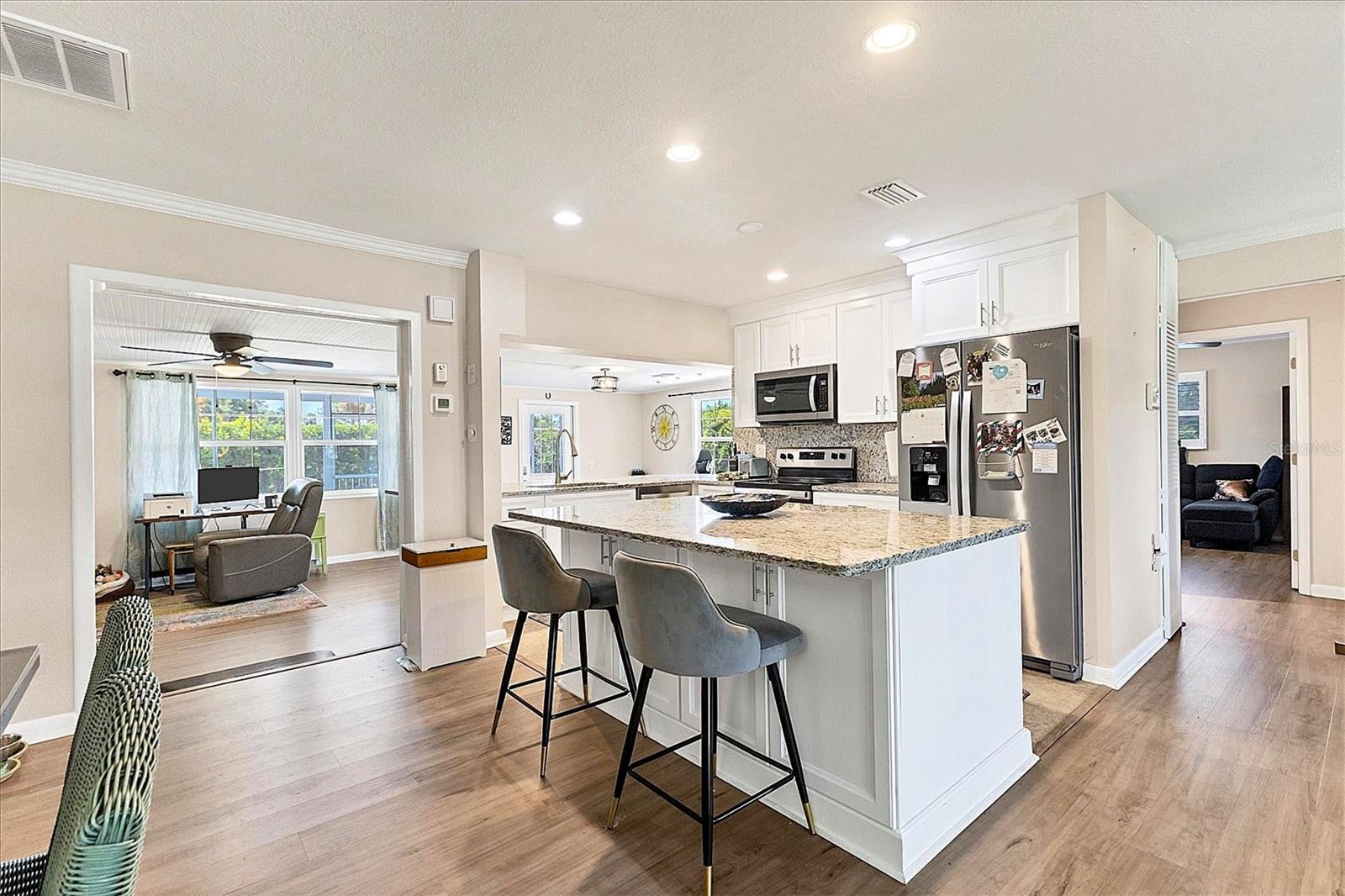 Image 16 of 48 For 305 Wentworth Circle