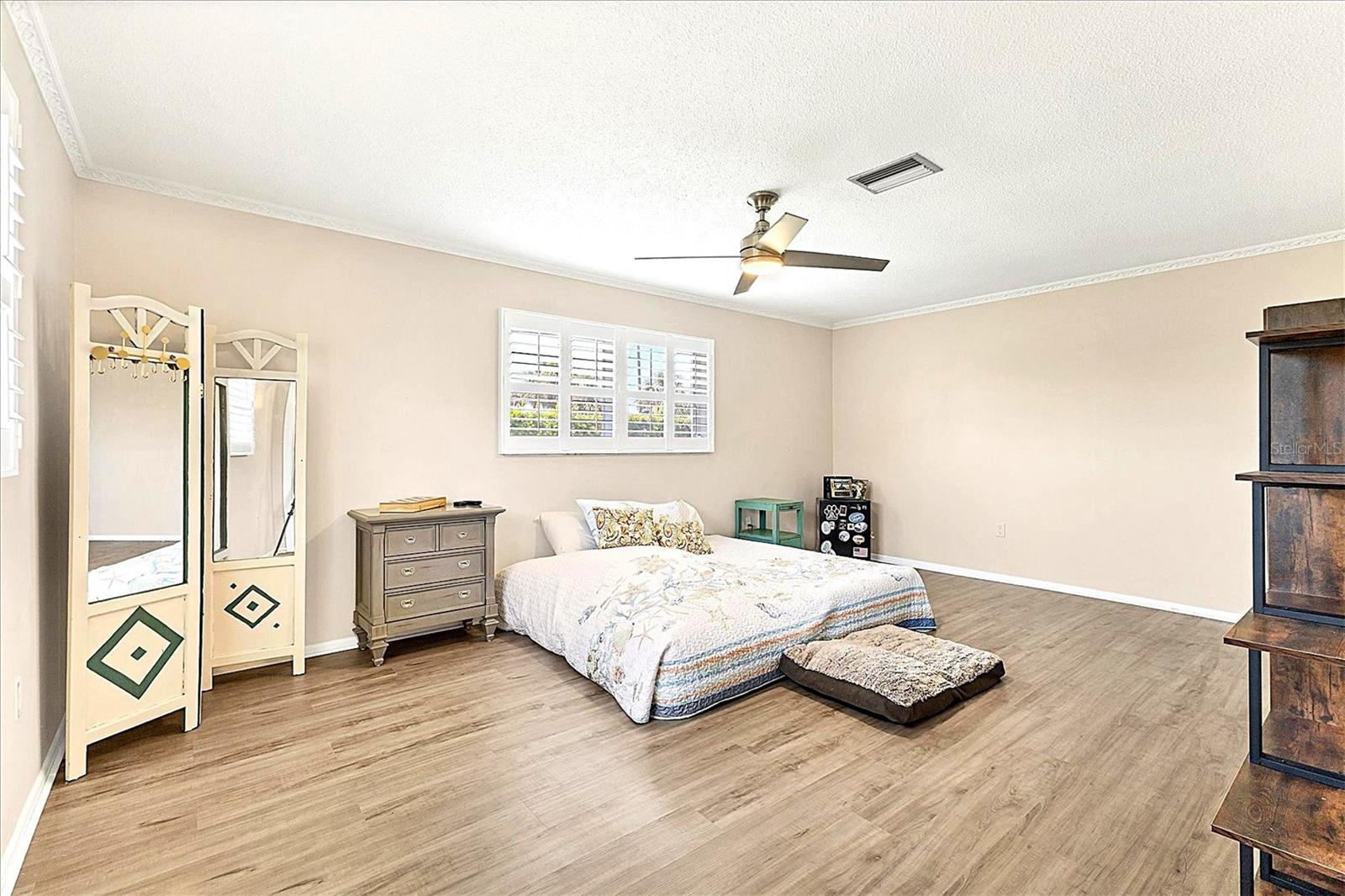 Image 22 of 48 For 305 Wentworth Circle