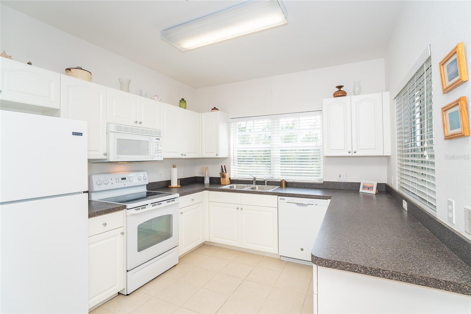 Image 17 of 43 For 3929 Cape Haze Drive 101