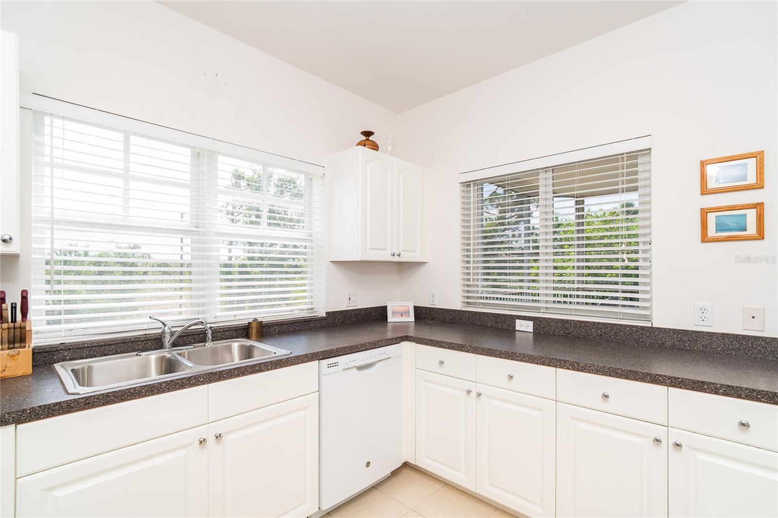 Image 19 of 43 For 3929 Cape Haze Drive 101