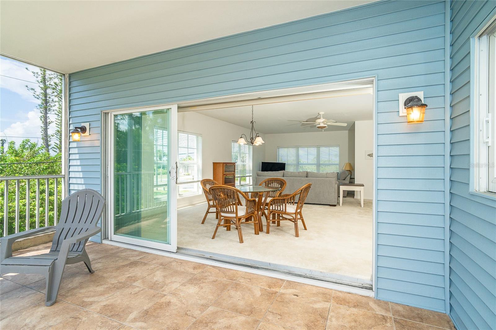Image 23 of 43 For 3929 Cape Haze Drive 101