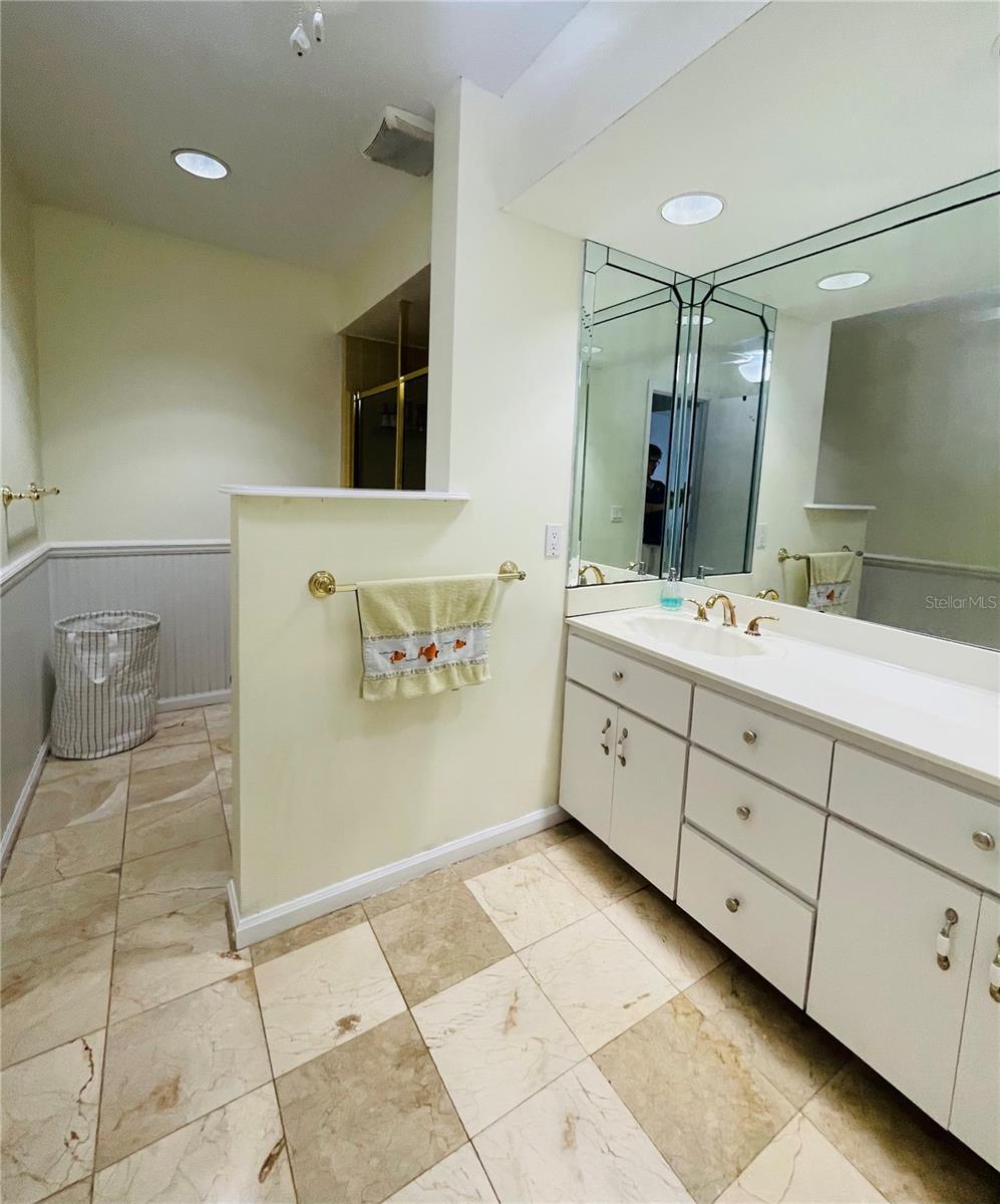 Image 13 of 17 For 18310 Burkholder Circle