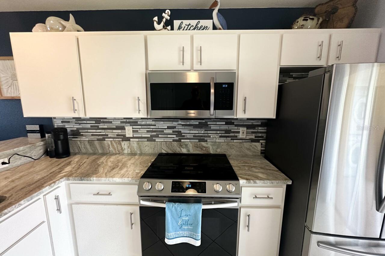 Image 17 of 27 For 186 Rotonda Boulevard W 186a