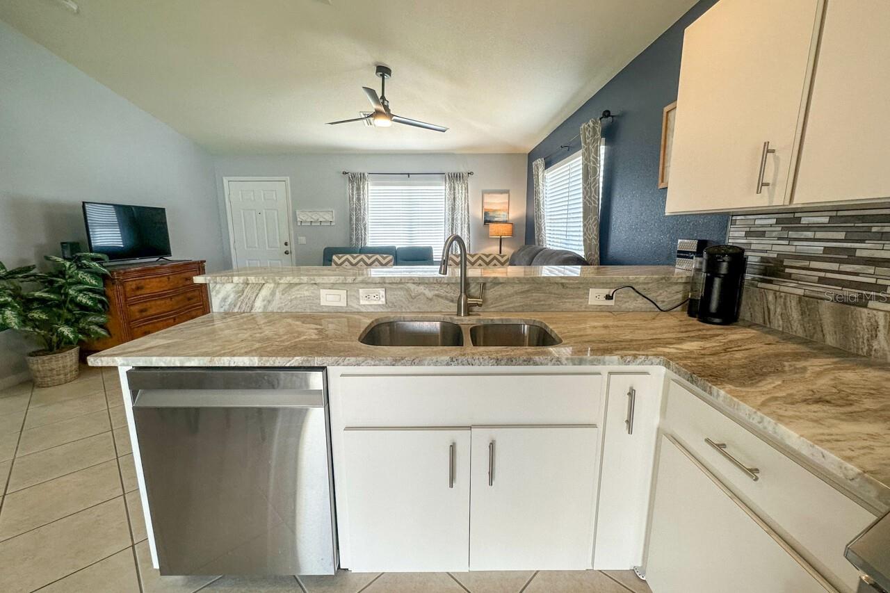 Image 18 of 27 For 186 Rotonda Boulevard W 186a
