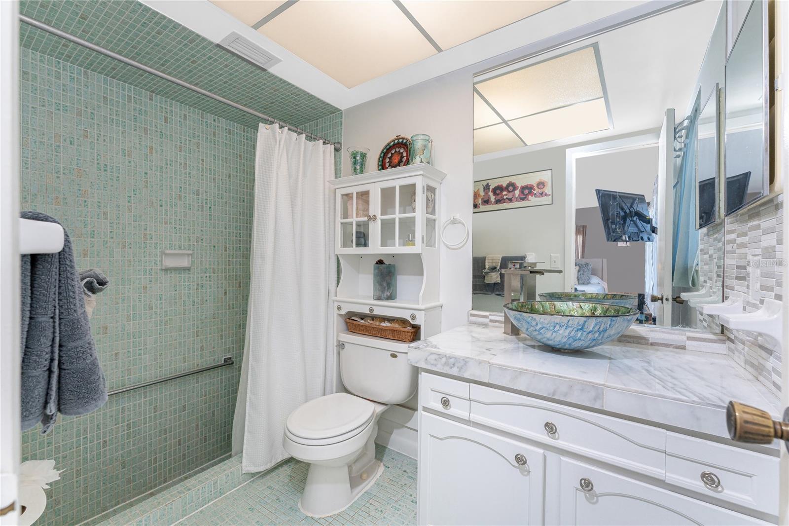 Image 30 of 64 For 146 Rotonda Circle