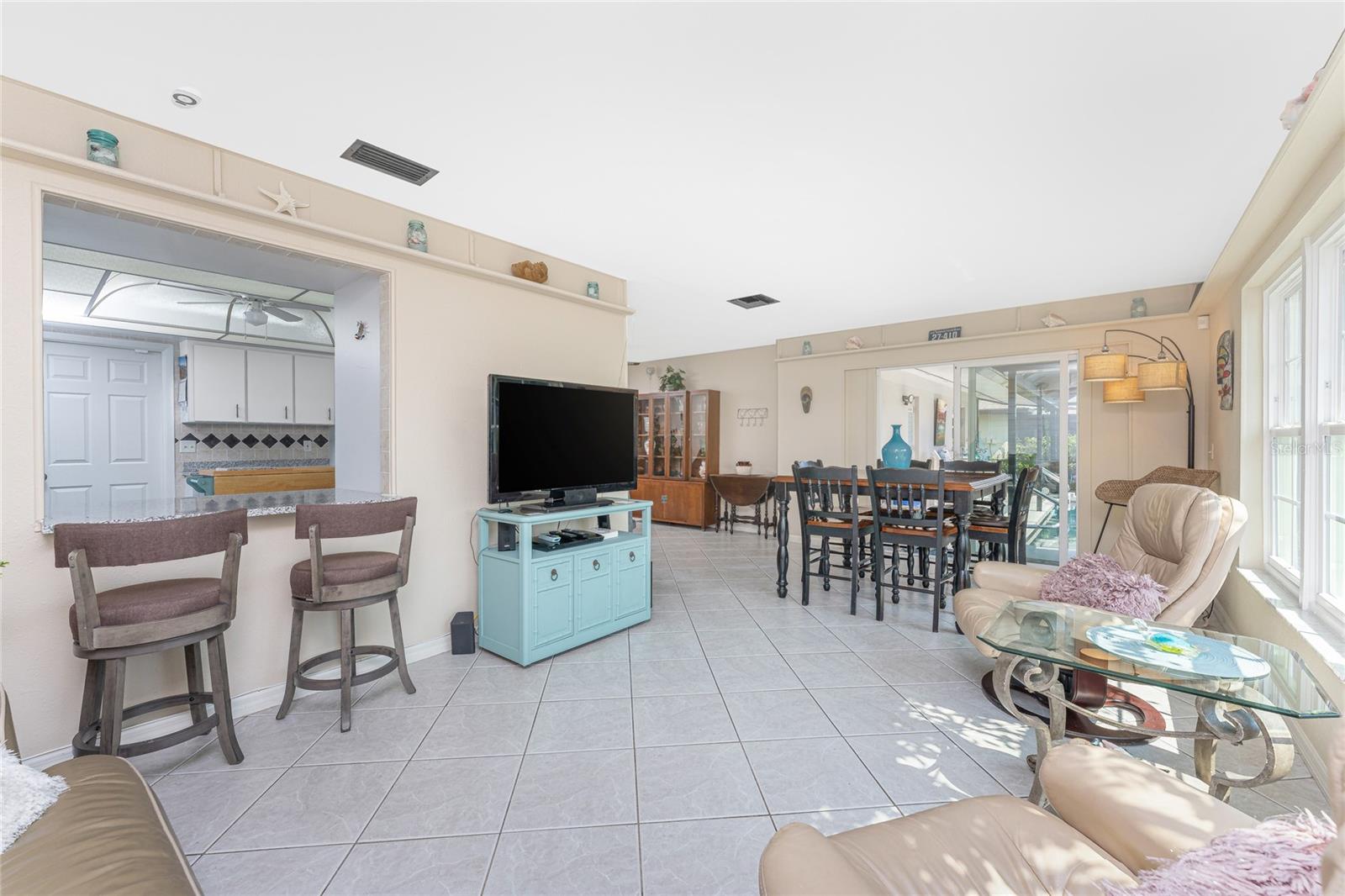 Image 6 of 64 For 146 Rotonda Circle