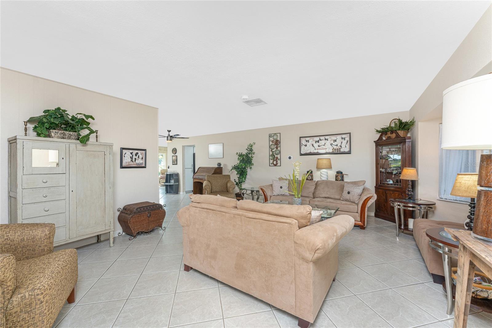 Image 9 of 64 For 146 Rotonda Circle