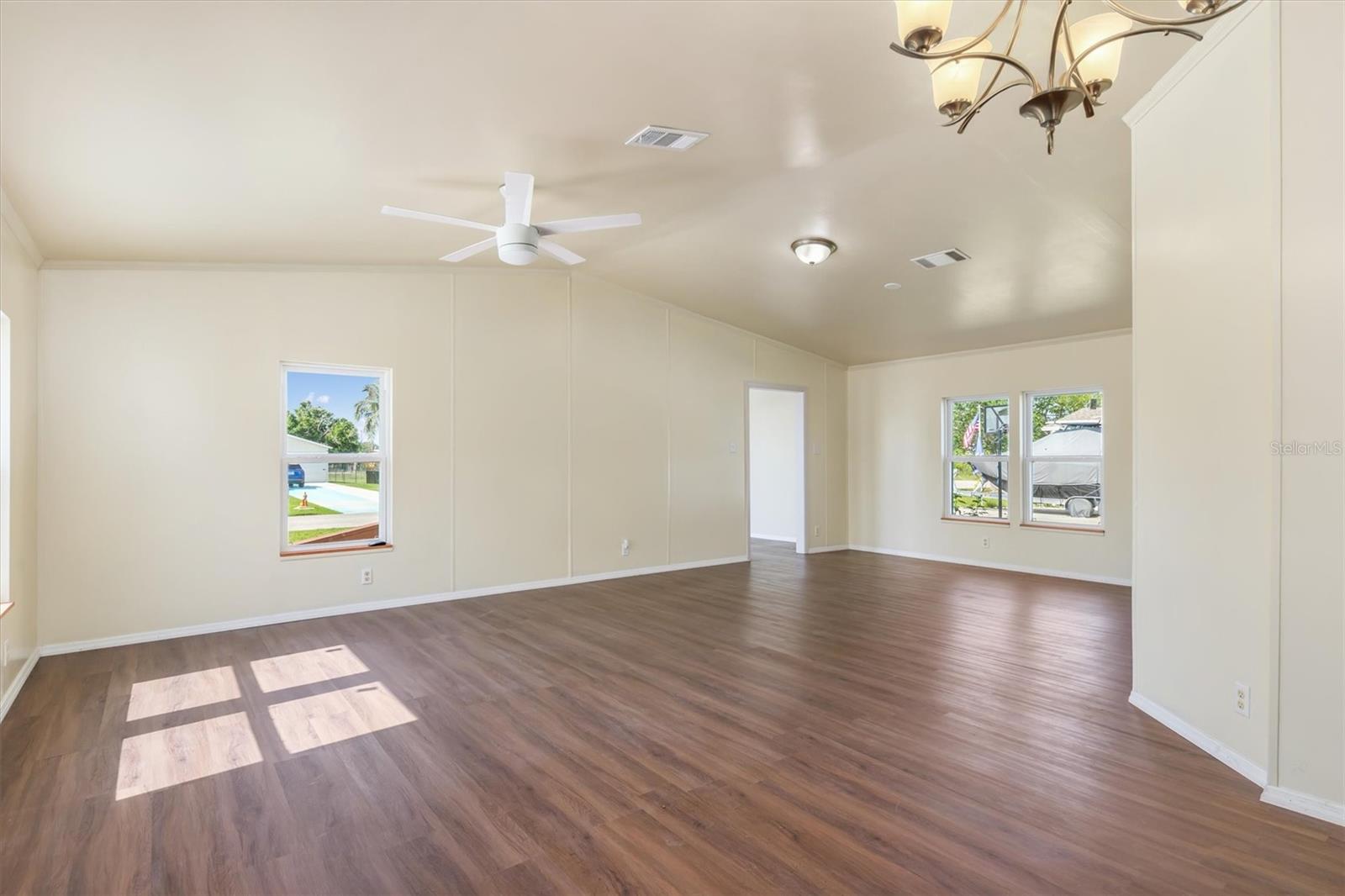 Image 10 of 53 For 27981 Roanoke Circle